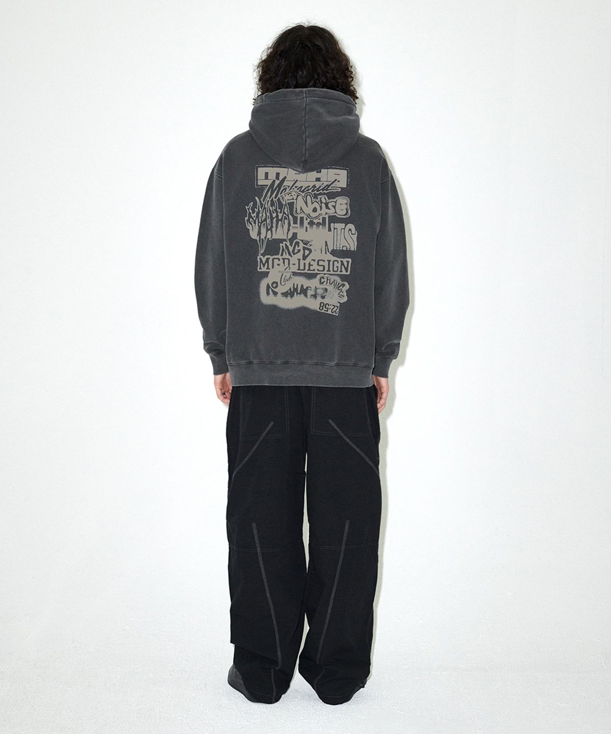 마하그리드(MAHAGRID) LOGO LIST PIGMENT HOODIE CHARCOAL(MG2EFMM416A)
