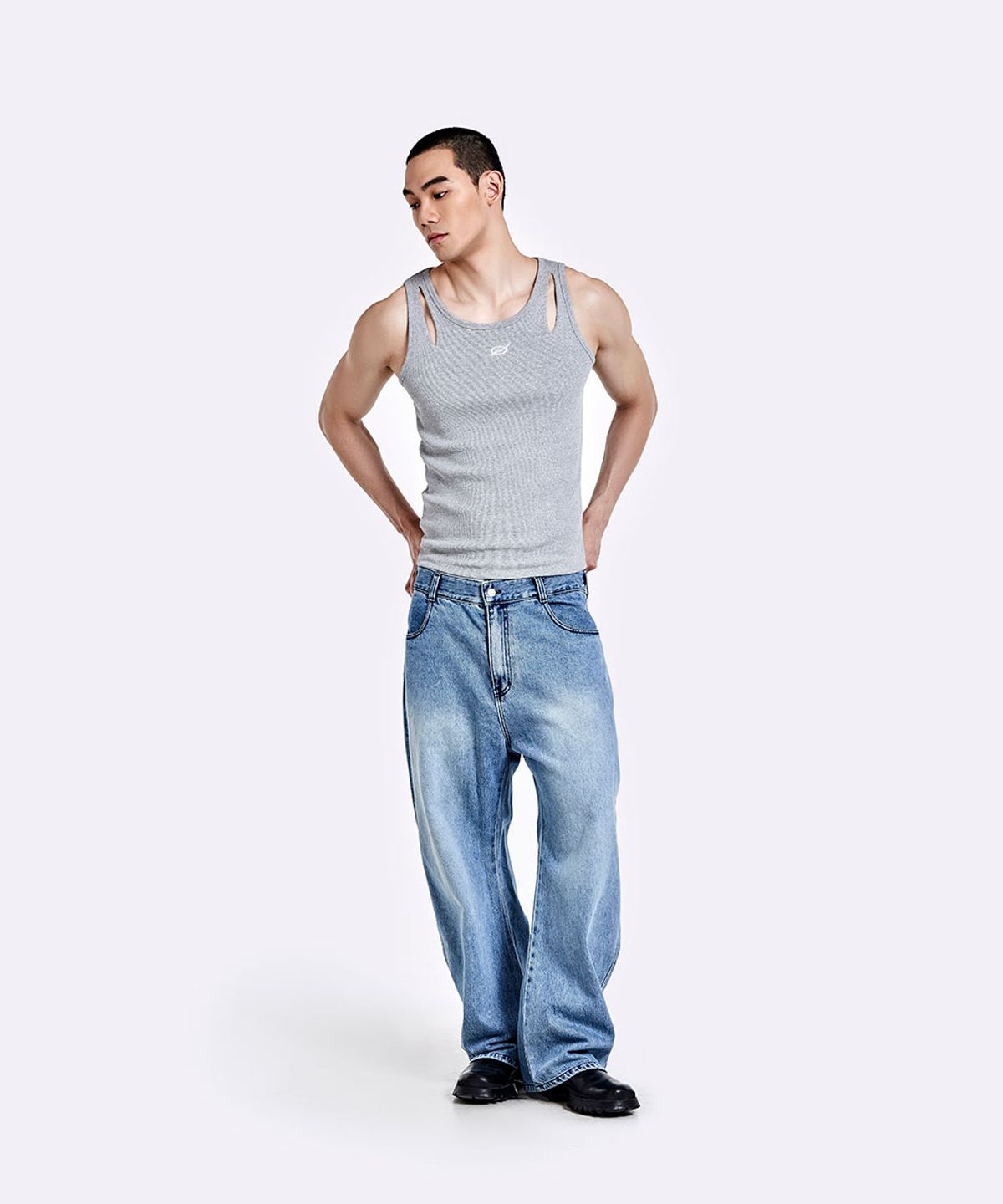 51퍼센트(51PERCENT) Devils laugh sleeveless - Grey