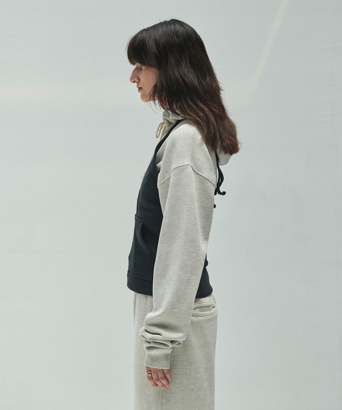 다이애그널(DIAGONAL) HALTER NECK TUBE TOP (dark grey)