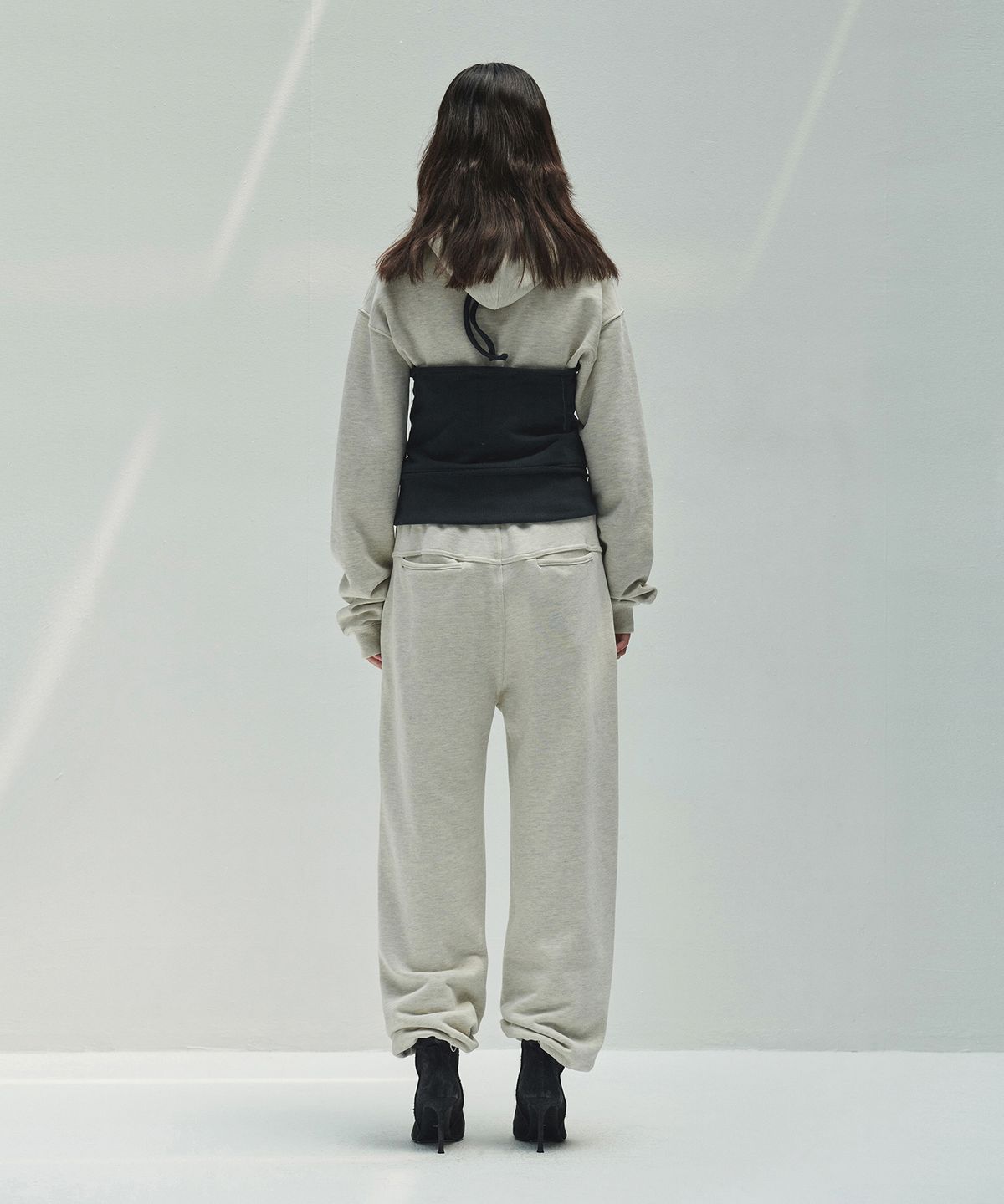 다이애그널(DIAGONAL) HALTER NECK TUBE TOP (dark grey)