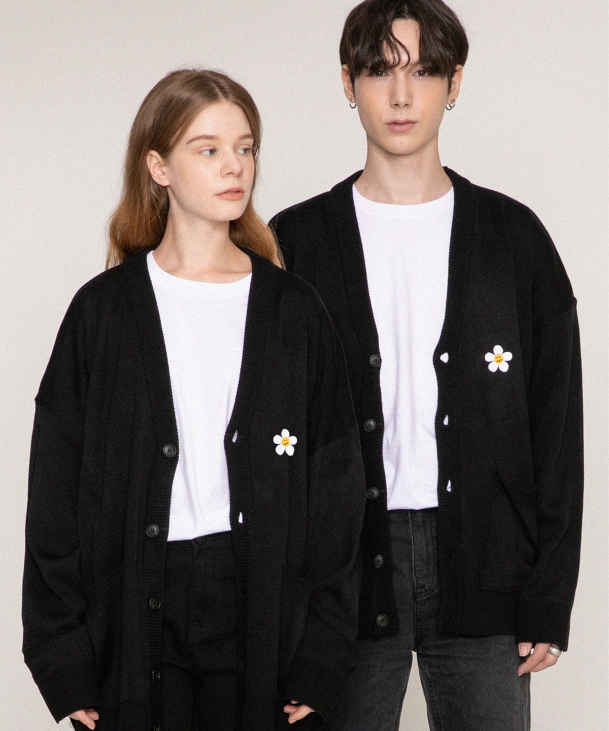 그레이버(GRAVER) [UNISEX]플라워도트 자수 니트 가디건_7COLOR