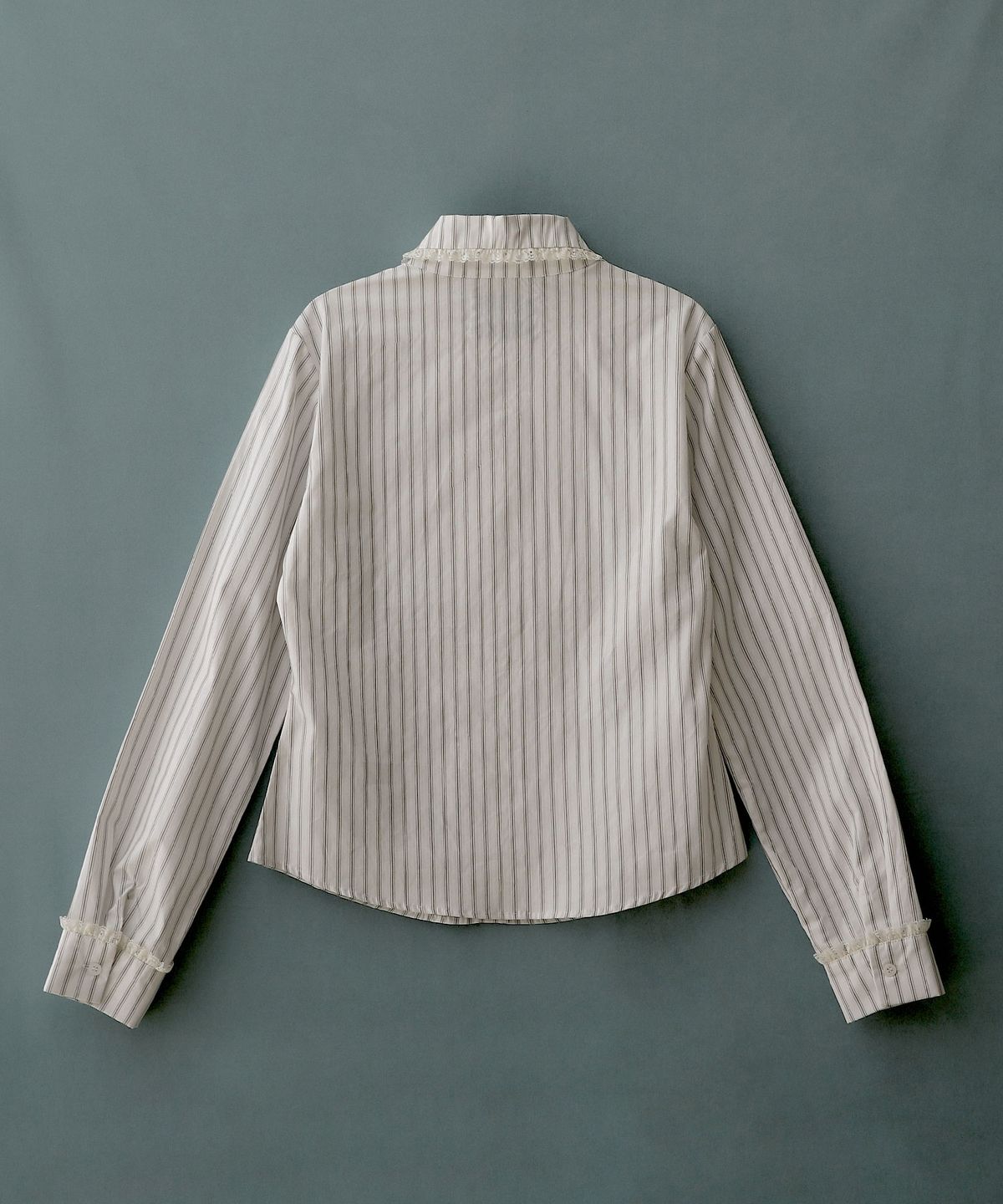 배드블루(BADBLUE) Stripe Lace Tie Shirt Ivory