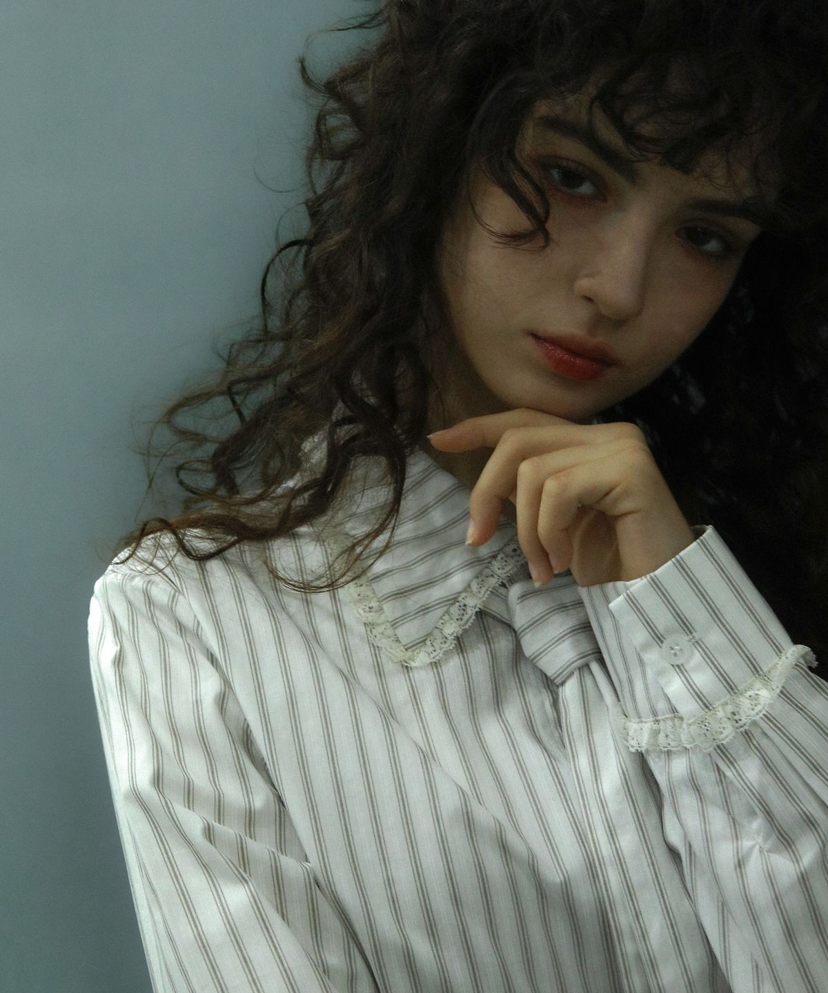 배드블루(BADBLUE) Stripe Lace Tie Shirt Ivory