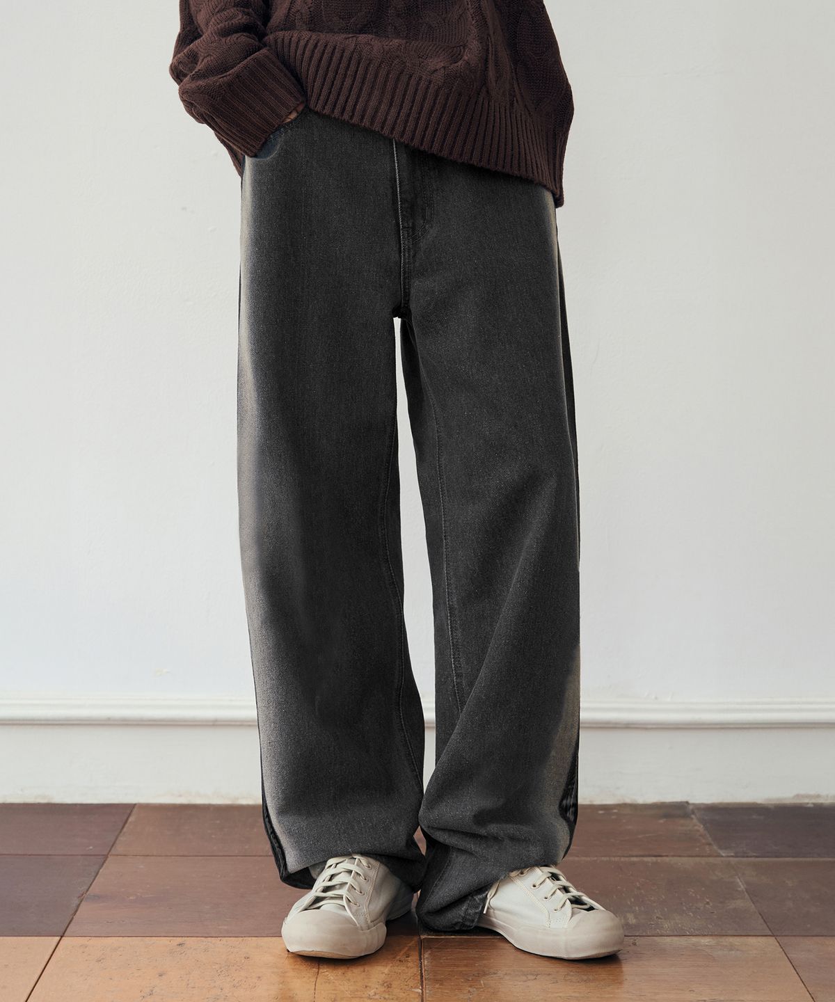 아워데이즈(OURDAYZ) 워시드 라인 데님 팬츠 [WASHED BLACK]