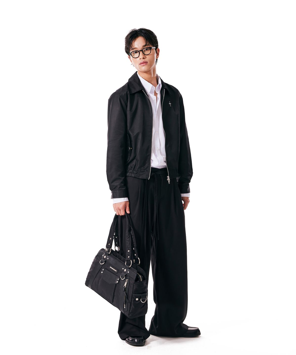 이우가마카라스(IUGAMAKARAS) Belted Striped Trousers (Black)