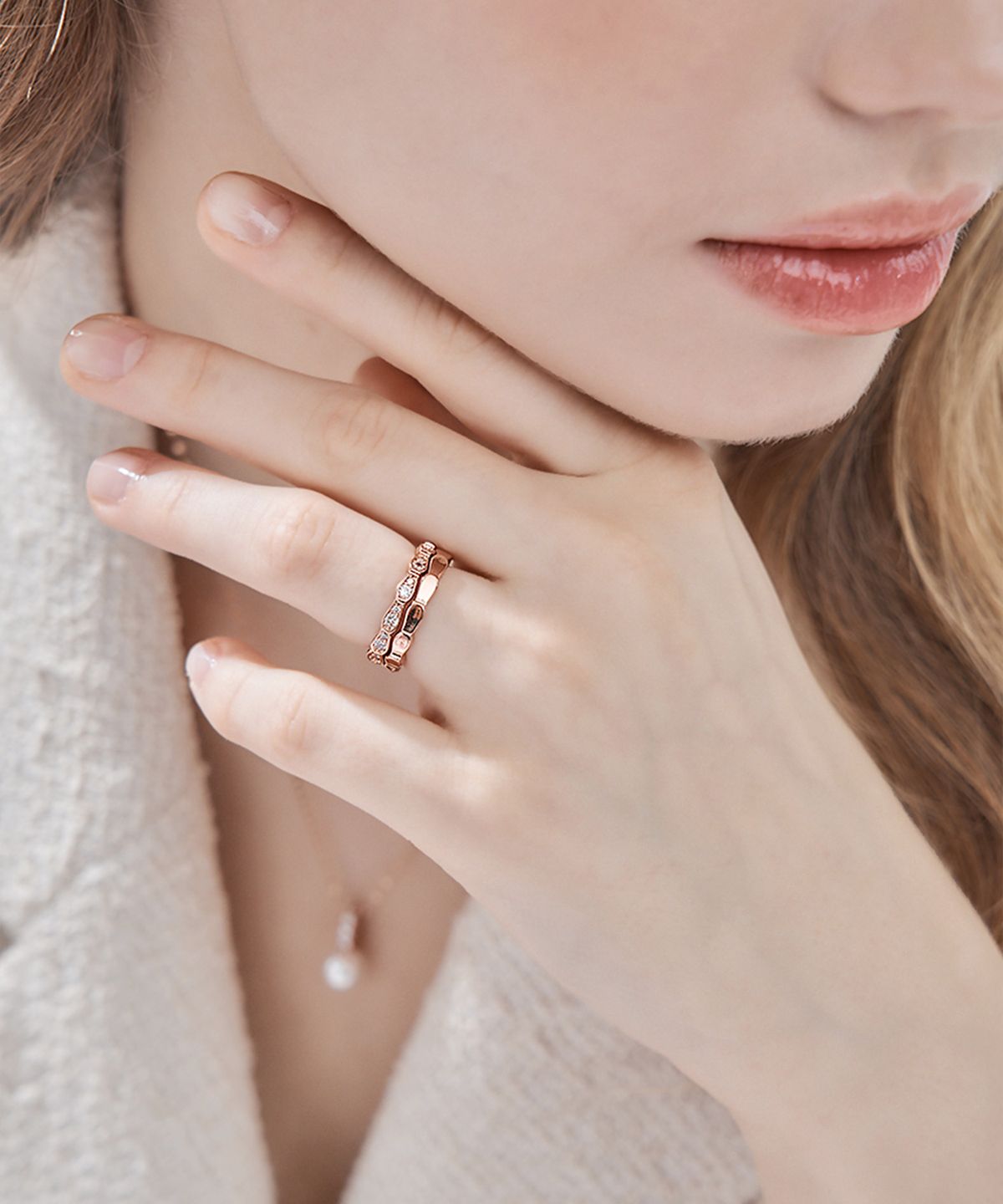 엘르주얼리(ELLEJEWELRY) 화이트 포인트 레이어드링 2종 세트 ELBRWR142