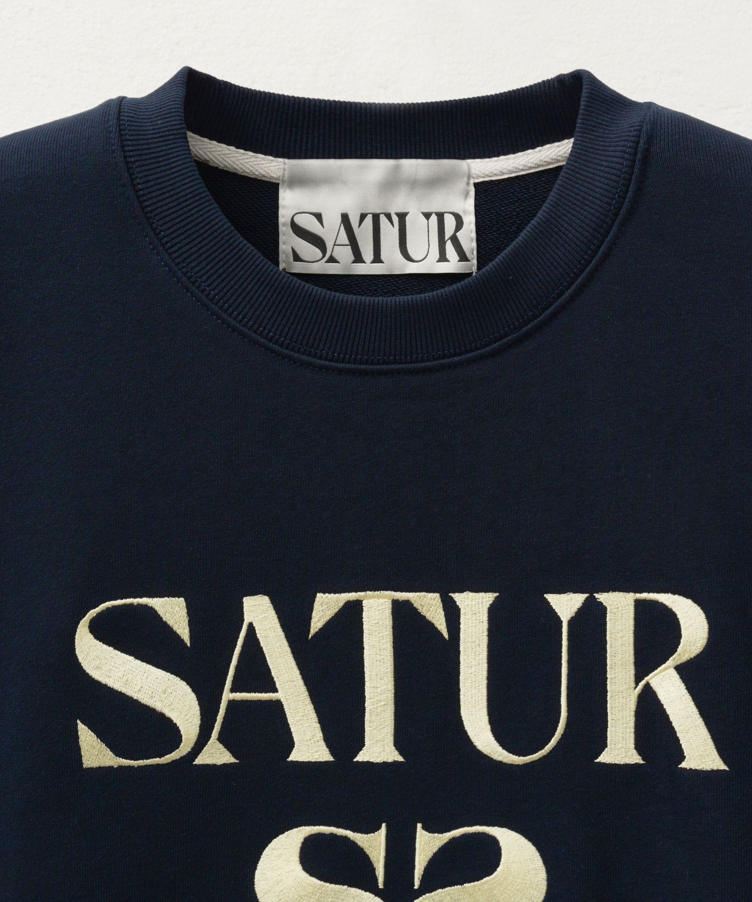 スウェット・トレーナー SATUR Classic Logo Sweatshirt Navy Yellow SA243UTM05AN MUSINSA公式 | SATUR Classic Logo Sweatshirt Navy Yellow