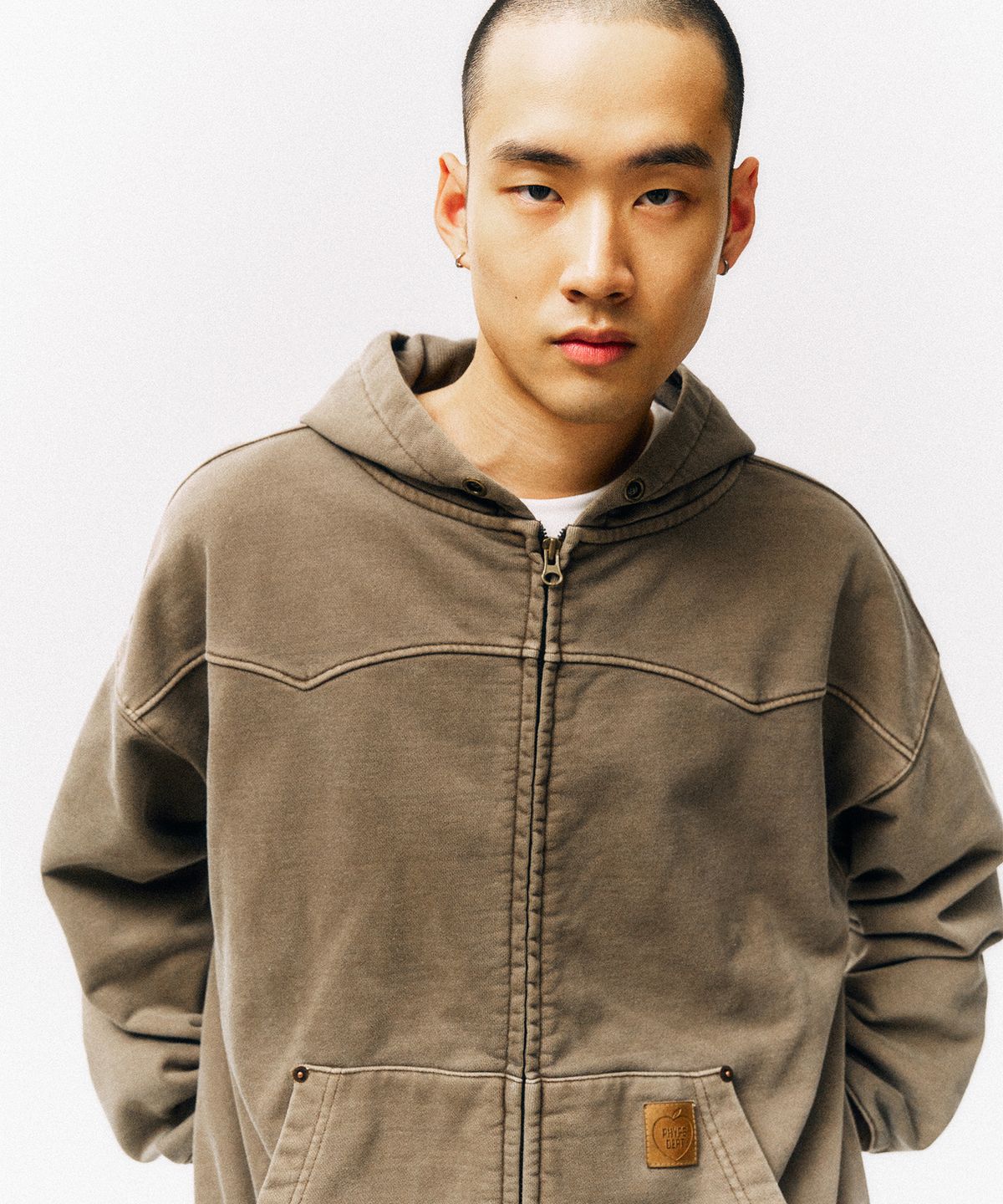 피지컬 디파트먼트(PHYSICAL DEPARTMENT) 피그먼트 워싱 워크 후드집업_브라운