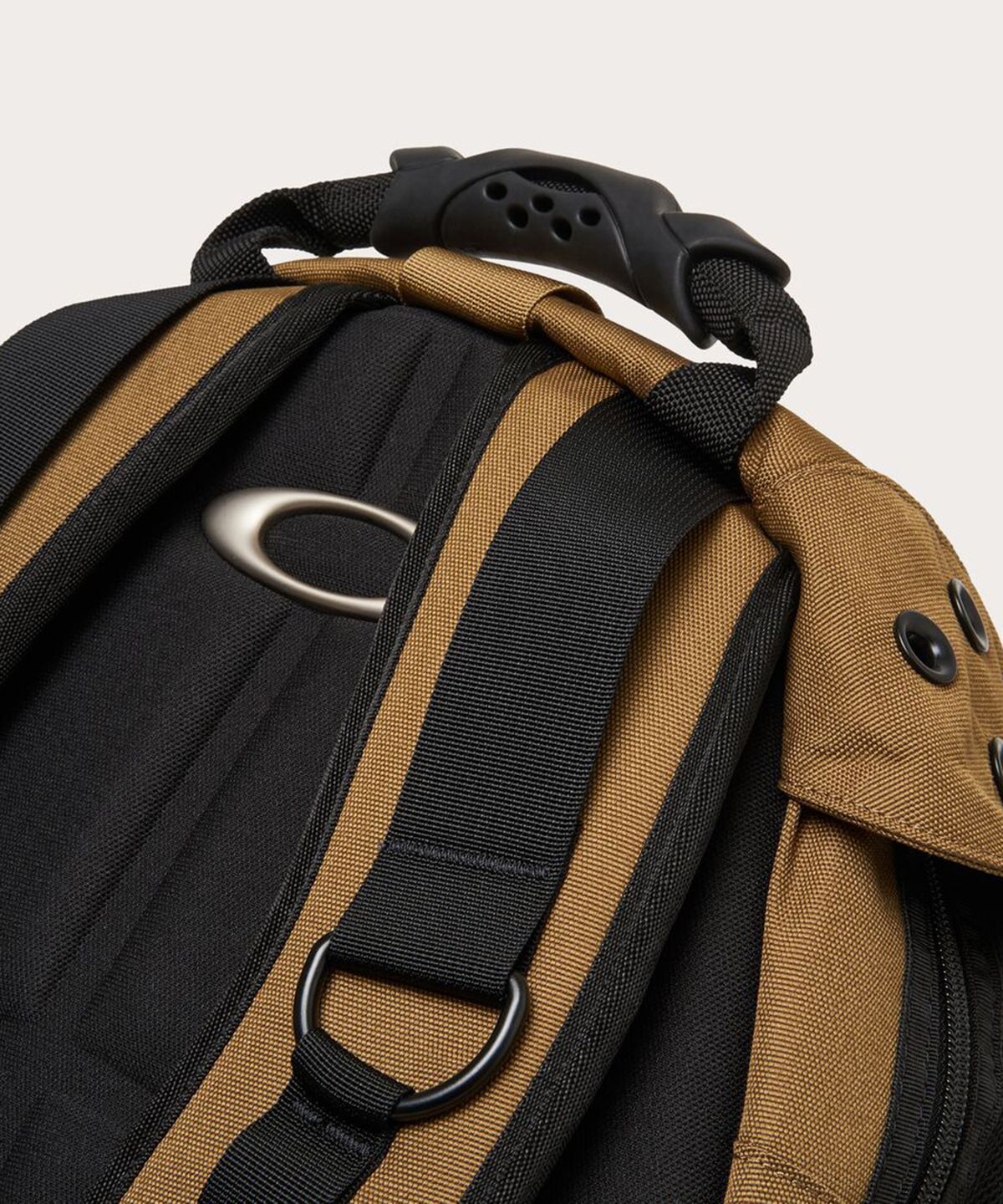 오클리(OAKLEY) (공용) 아이콘 RC 백팩 - 카요티 / FOS90147986W