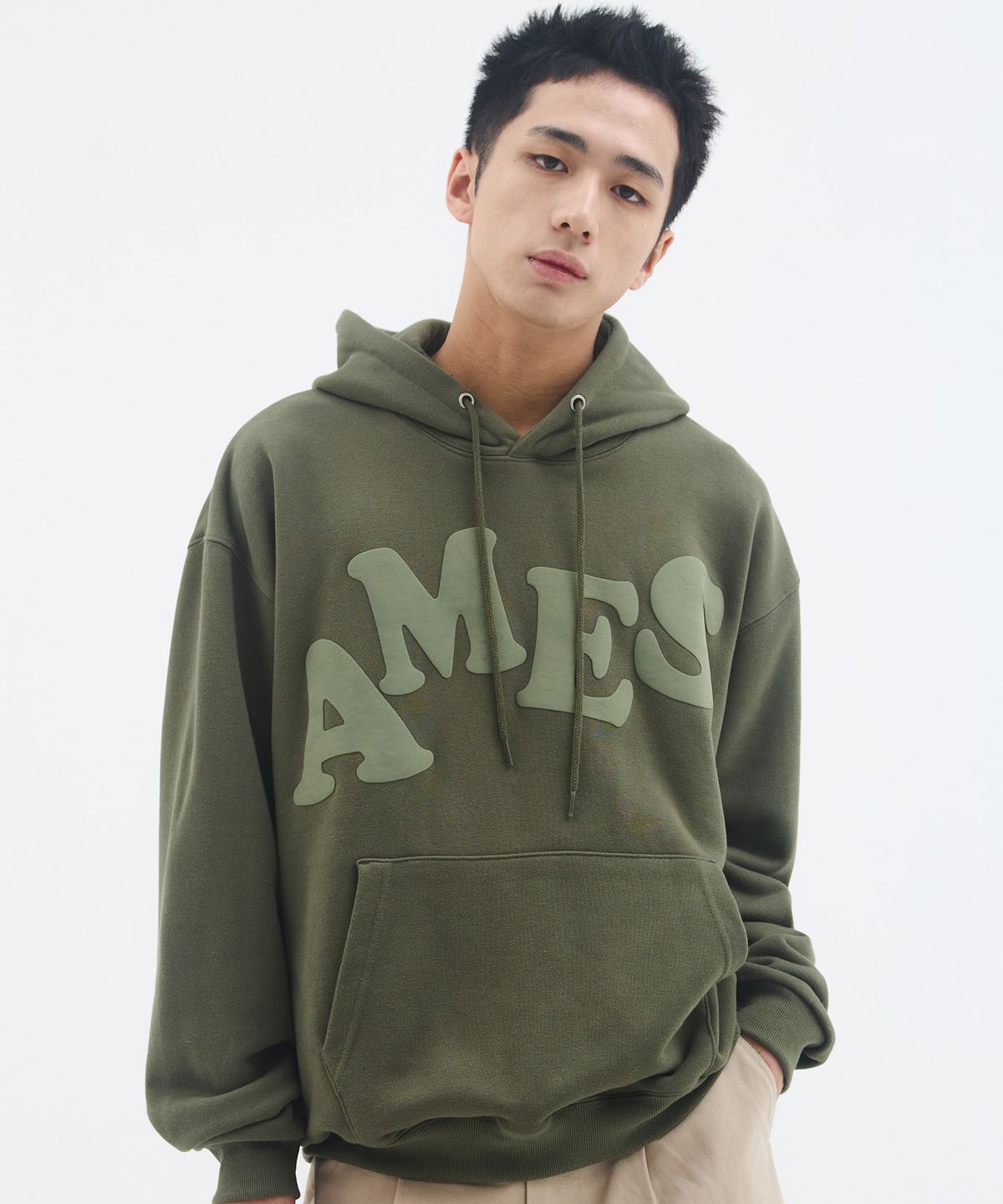 아메스 월드와이드(AMES-WORLDWIDE) BIG TYPO HOODIE KHAKI
