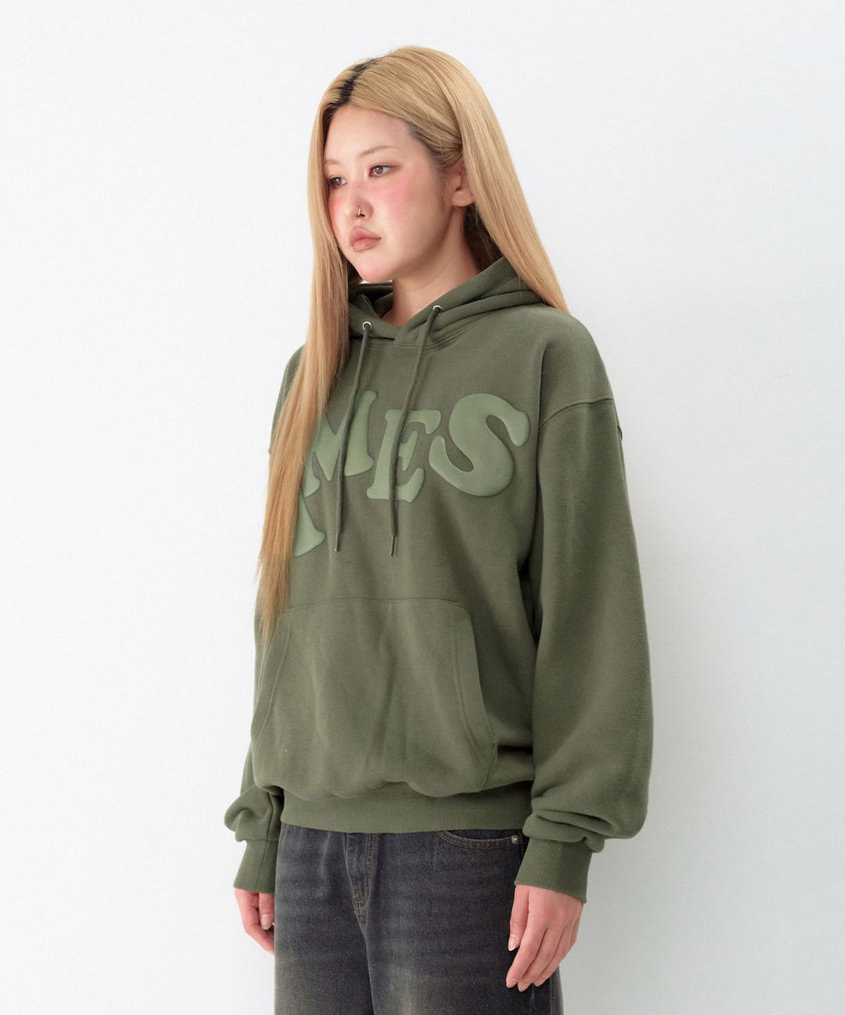 아메스 월드와이드(AMES-WORLDWIDE) BIG TYPO HOODIE KHAKI