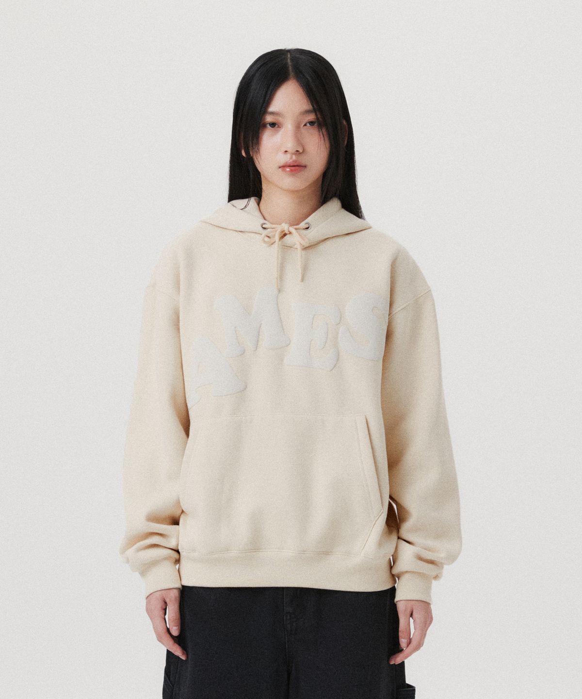 아메스 월드와이드(AMES-WORLDWIDE) BIG TYPO HOODIE BEIGE