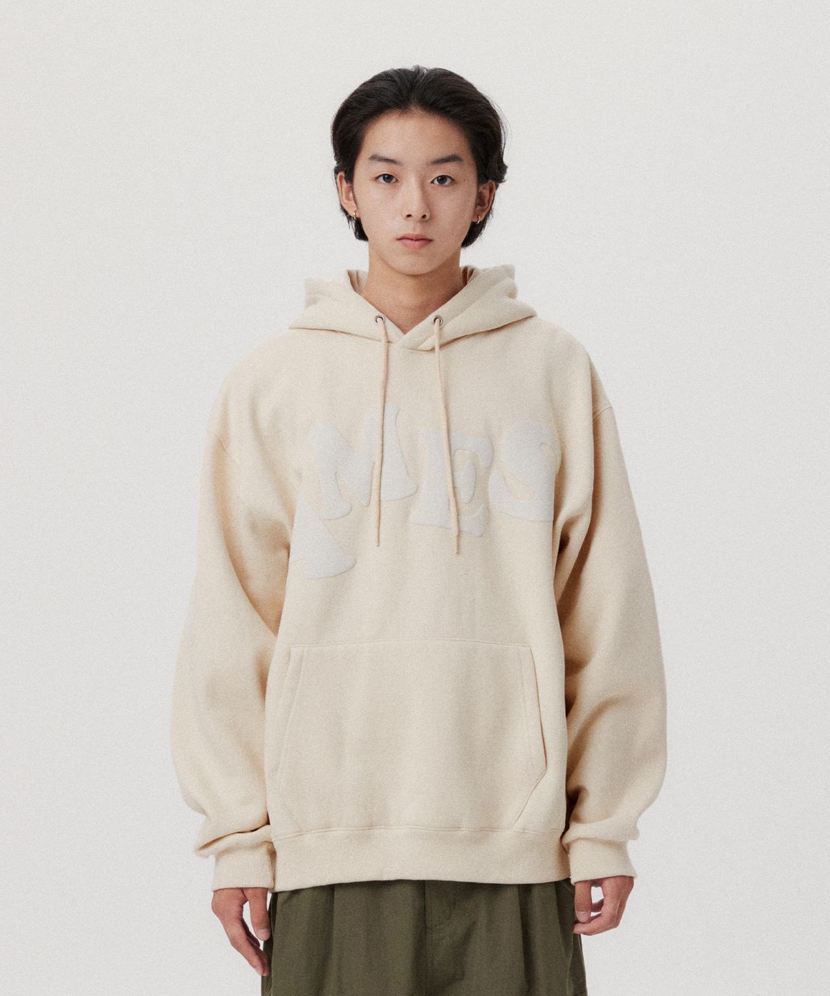 아메스 월드와이드(AMES-WORLDWIDE) BIG TYPO HOODIE BEIGE