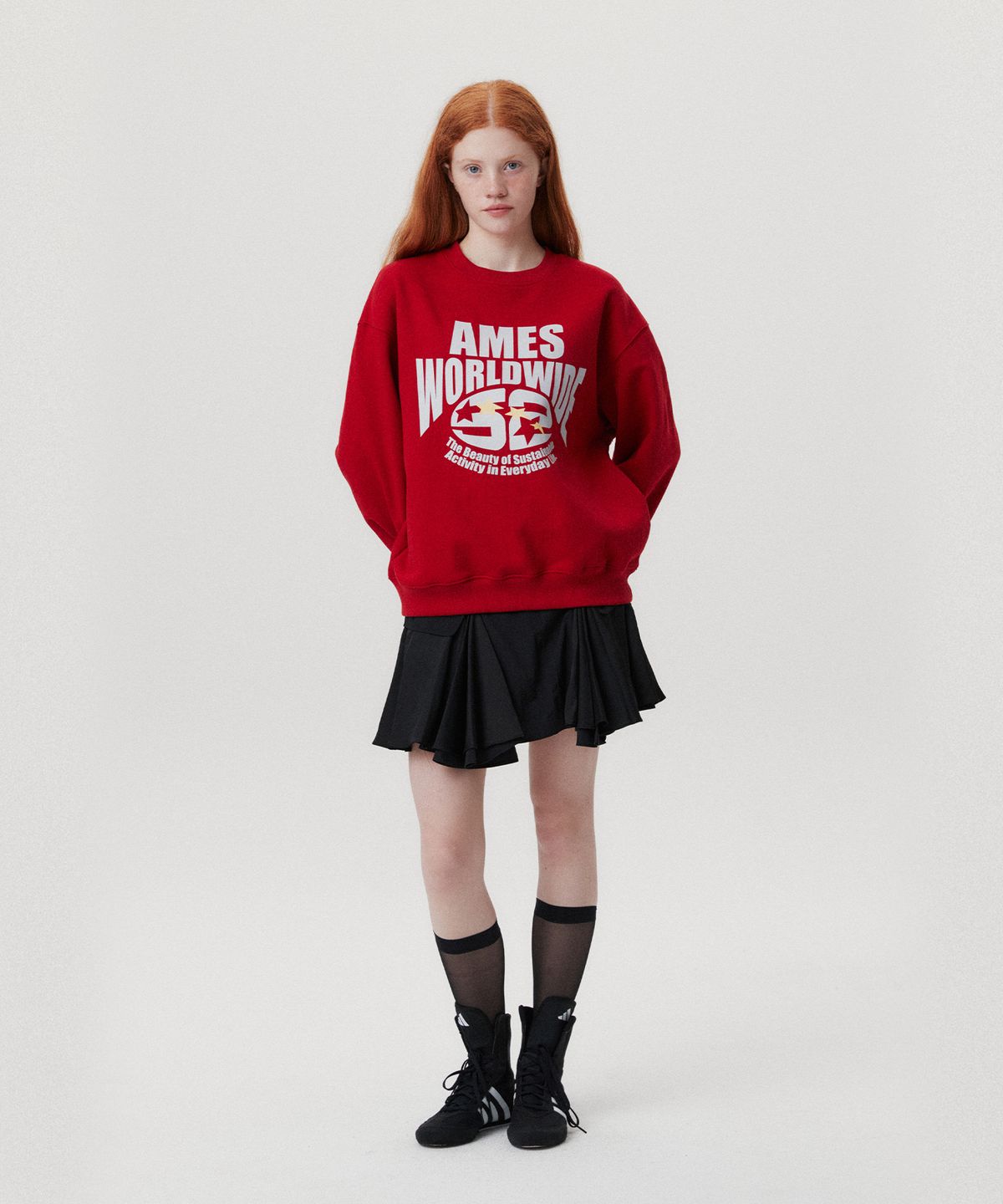 아메스 월드와이드(AMES-WORLDWIDE) LOGO TYPO GRAPHIC SWEATSHIRT RED(AM2EFUM440A)