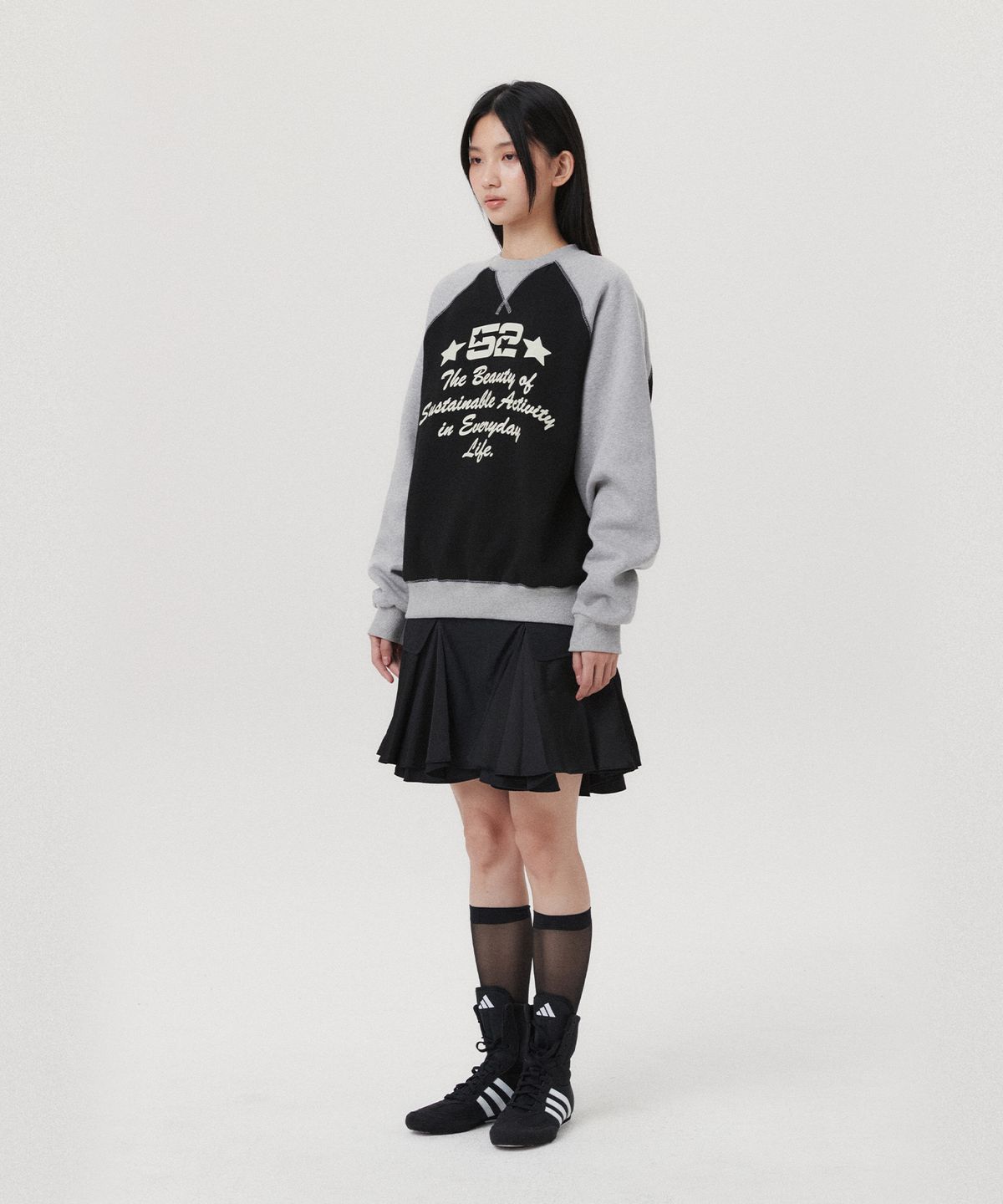 아메스 월드와이드(AMES-WORLDWIDE) LOGO TYPO RAGLAN SWEATSHIRT BLACK(AM2EFUM442A)