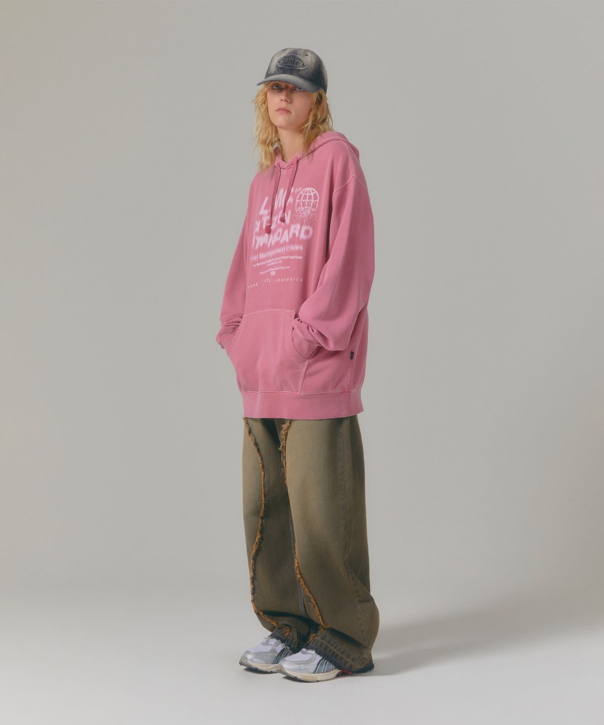 엘엠씨(LMC) CURVED RAW EDGE DENIM WIDE JEAN dark brown