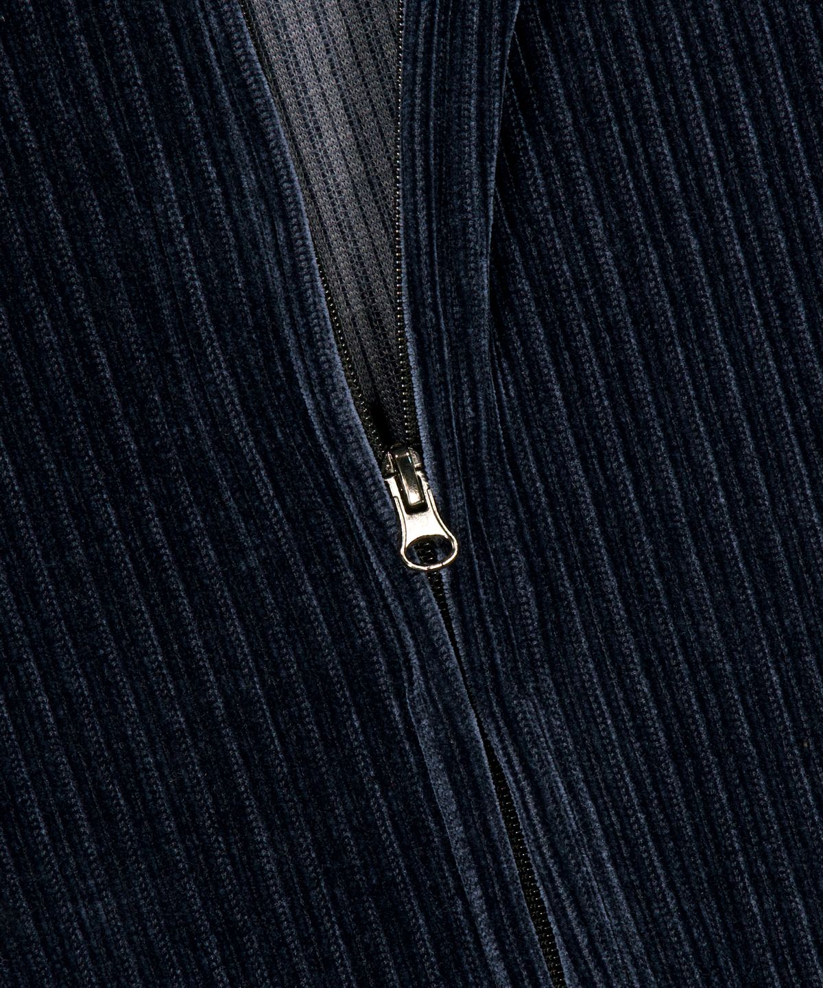 이우가마카라스(IUGAMAKARAS) Velour Collar Zip-Up Jacket (Navy)