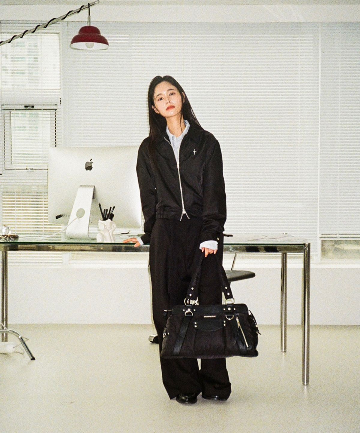 이우가마카라스(IUGAMAKARAS) Nylon Bomber Jacket (Black)