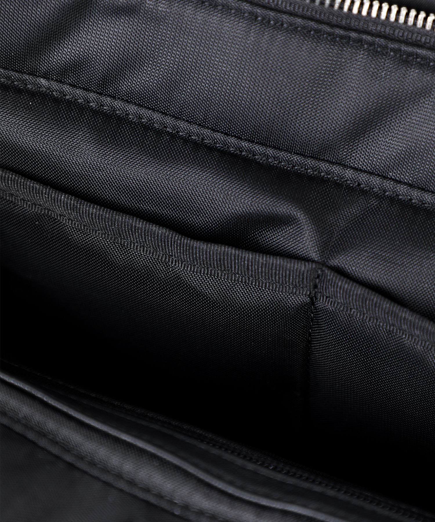 MUSINSA公式 | IUGAMAKARAS Studded Nylon Shoulder Bag (Black)
