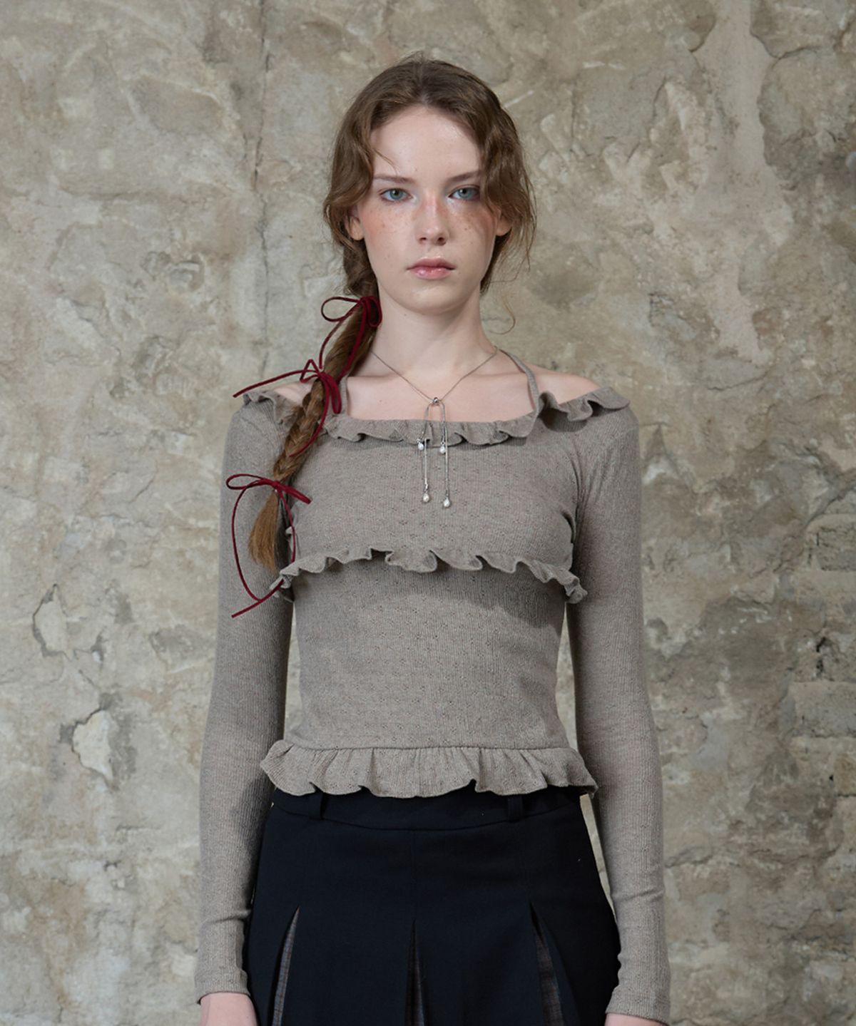 라티젠(LARTIGENT) L13 FRILL HALTER SLEEVE(BROWN)