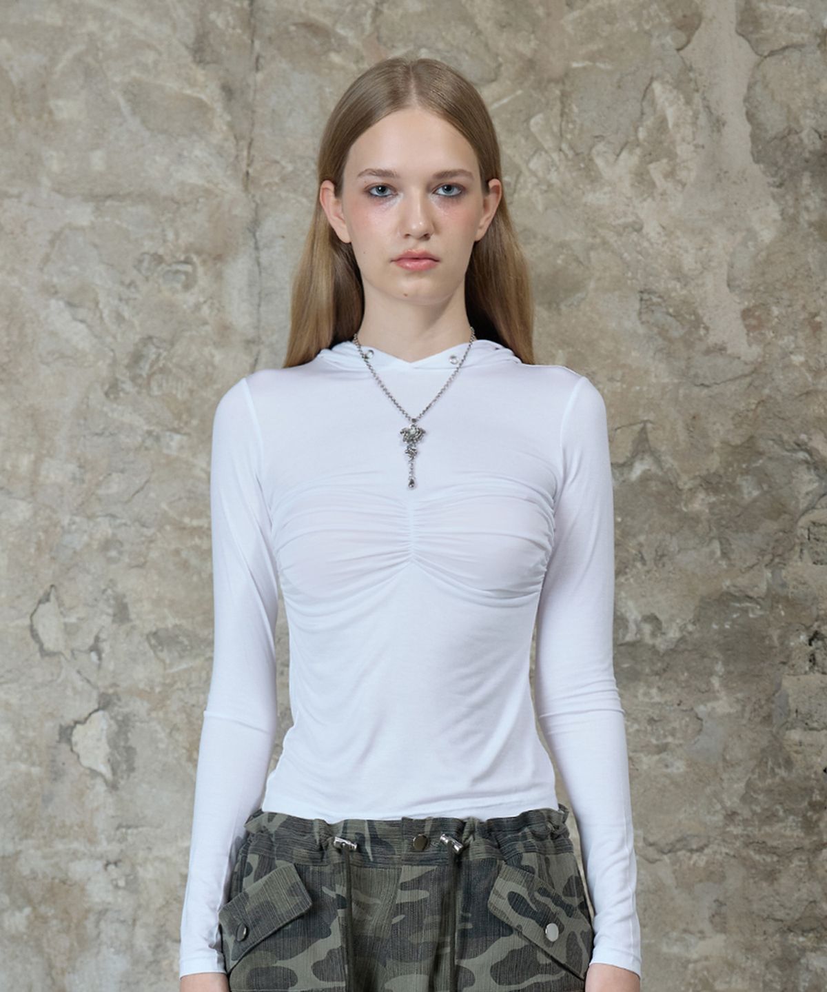 라티젠(LARTIGENT) L13 SHIRRING HOOD T-SHIRT(WHITE)