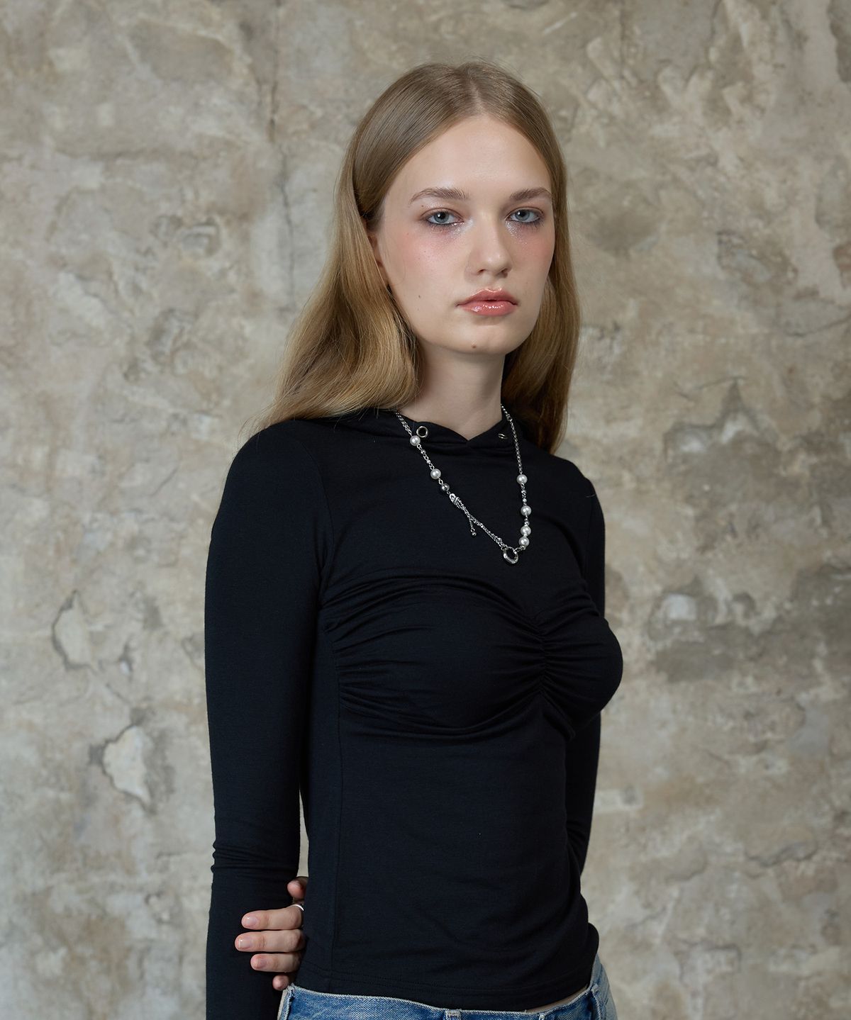 라티젠(LARTIGENT) L13 SHIRRING HOOD T-SHIRT(BLACK)