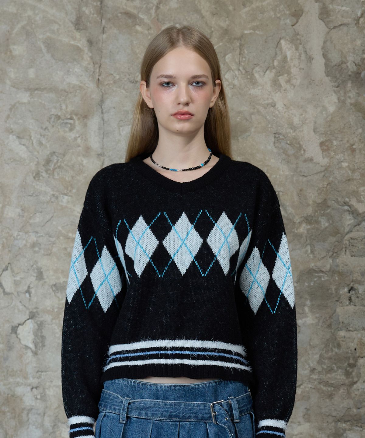 라티젠(LARTIGENT) L13 ARGYLE V-NECK KNIT(BLACK)