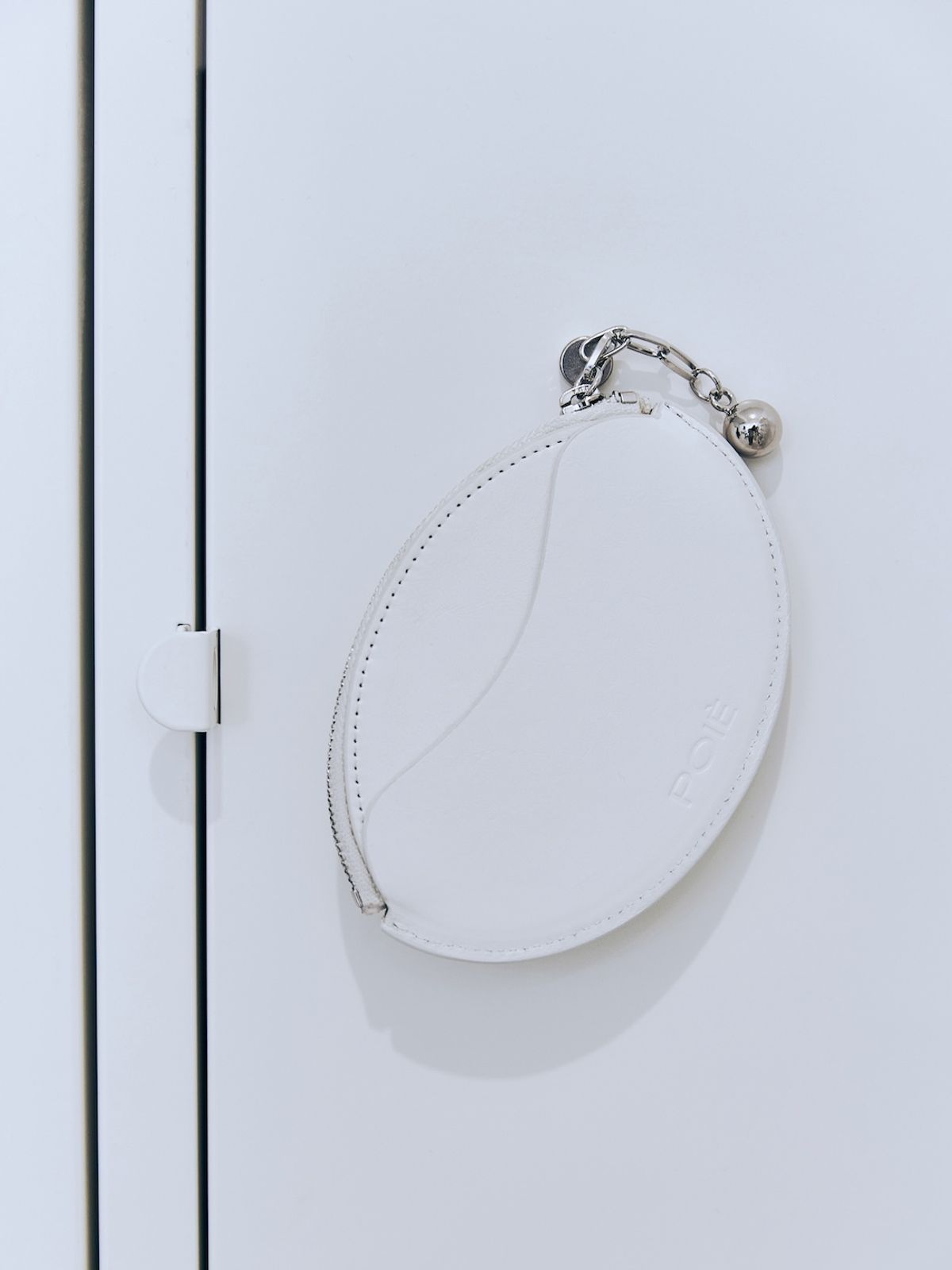 포이에(POIE) ball chain egg card wallet (white)