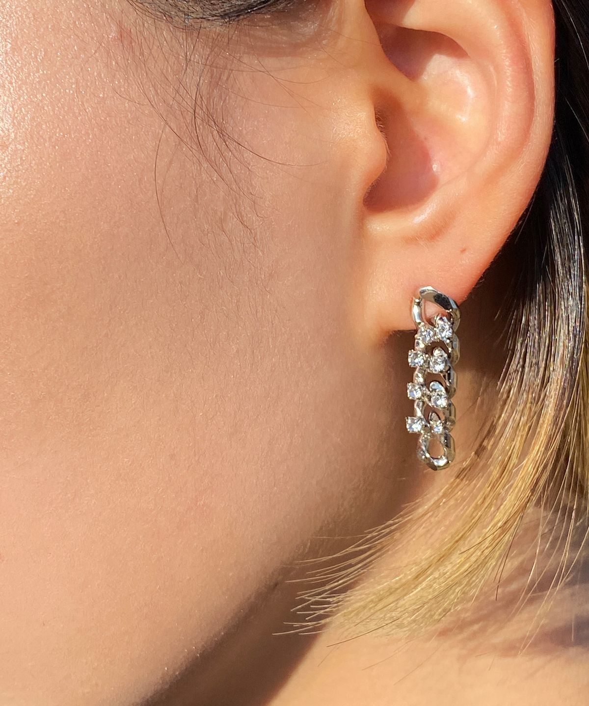 쿠도스(KUDOS) Glow Chain Mid Earrings