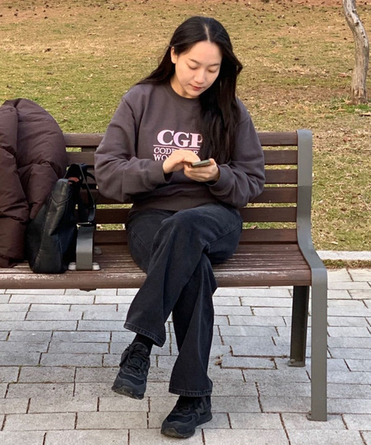 코드그라피(CGP) (우먼) 스퀘어 로고 맨투맨_차콜