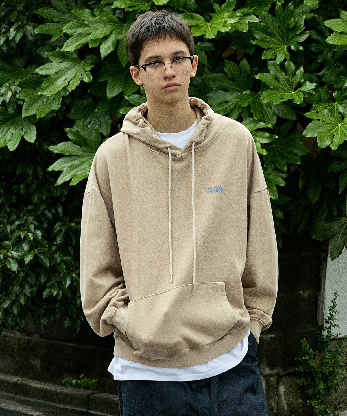 미니멀프로젝트(MINIMALPROJECT) 플라워 프린팅 피그먼트 후드티 MHT124 [BEIGE]
