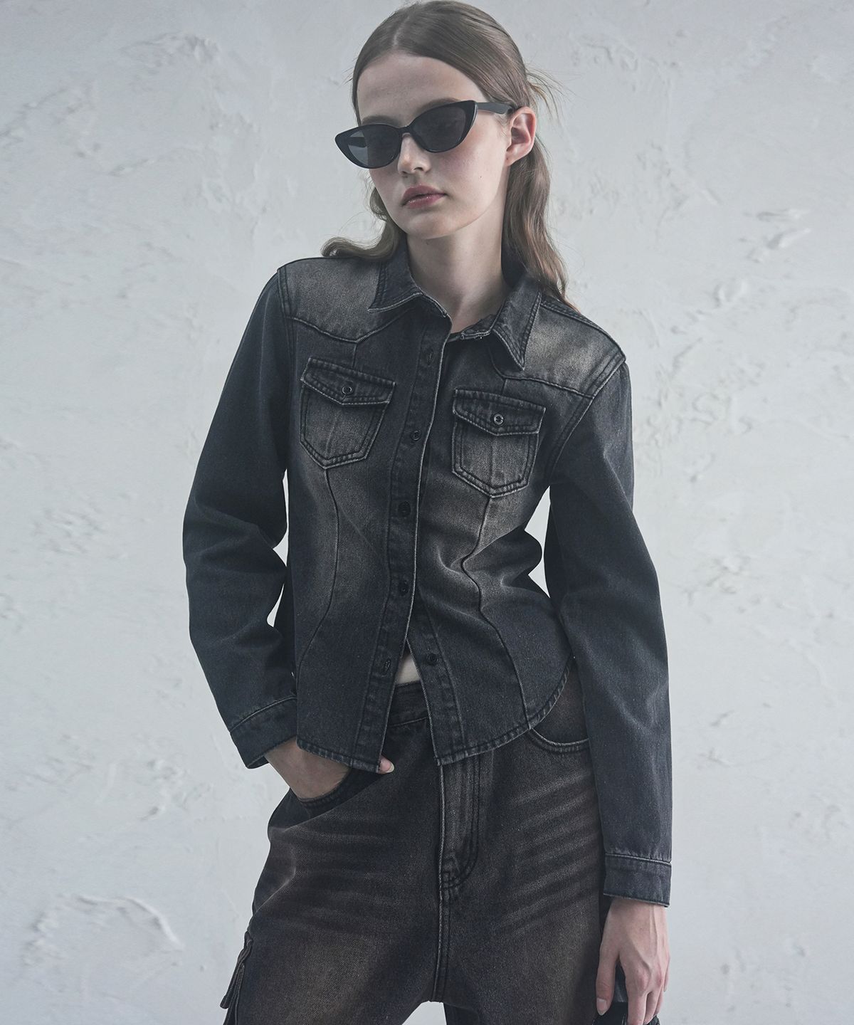 어반드레스(AVANDRESS) Wonder Brush Denim Shirt - 2COL