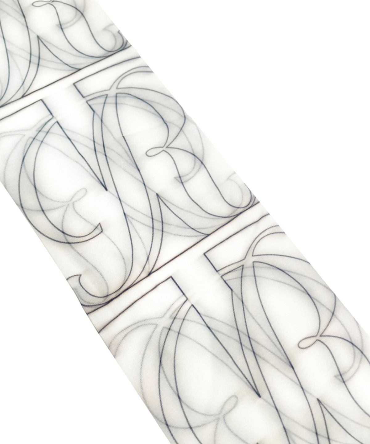 로맨틱타이거(ROMANTIC TIGER) monogram B&W knee stockings (macro)