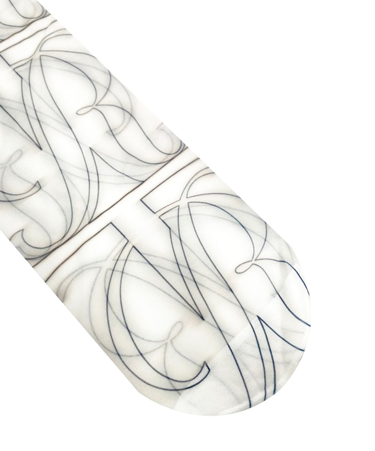 로맨틱타이거(ROMANTIC TIGER) monogram B&W knee stockings (macro)