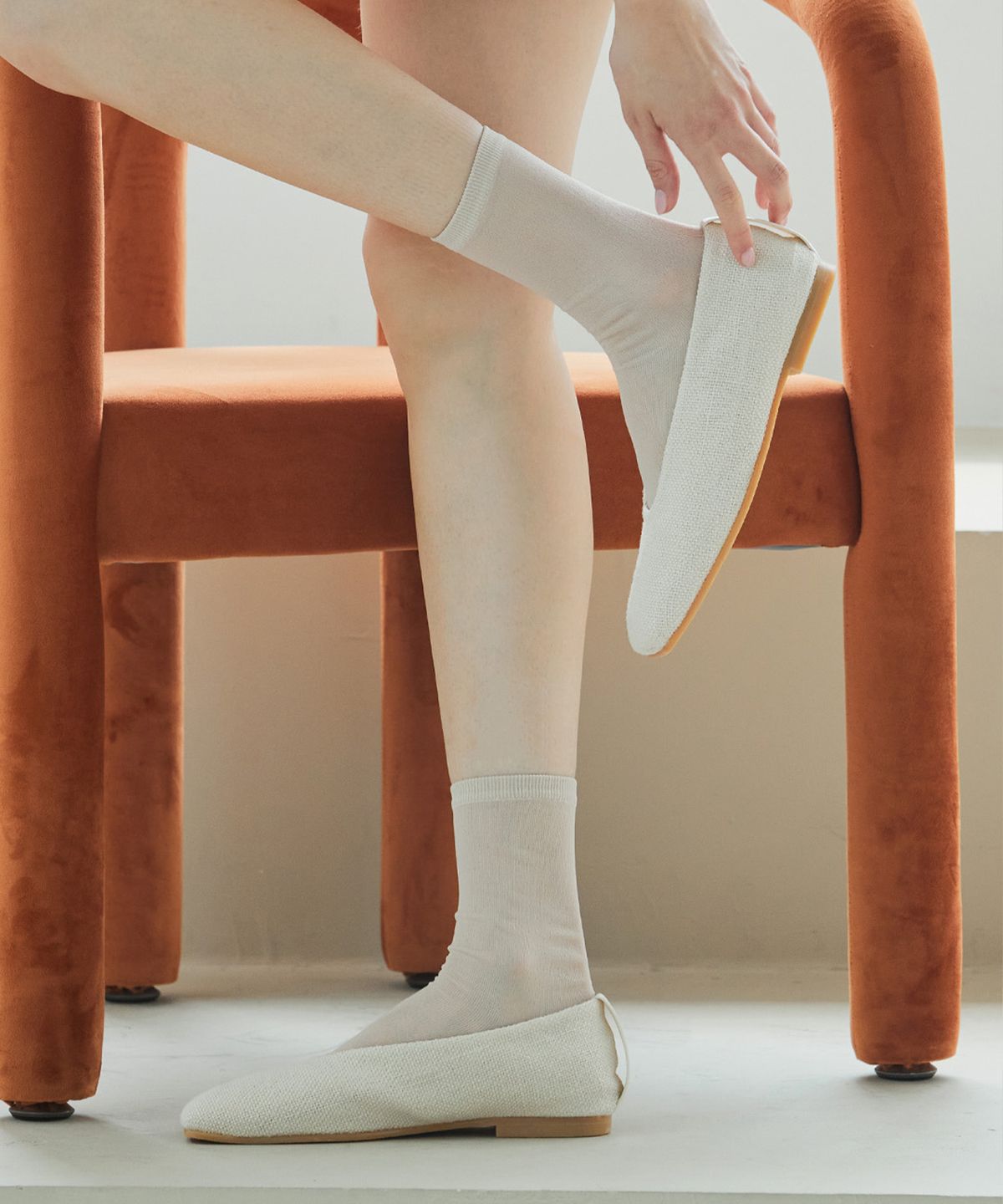 삭스타즈(SOCKSTAZ) STW202 시스루 솔리드 크루 삭스 See-through Solid Crew (6 Colors)