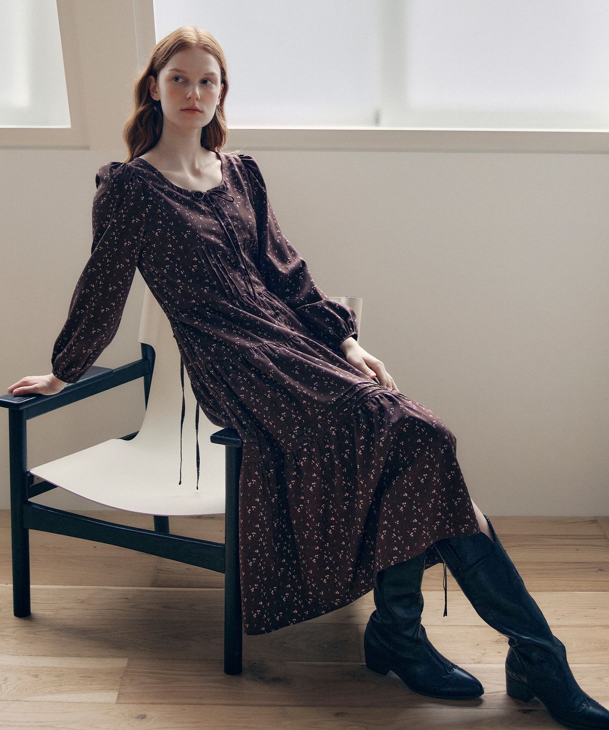 로라로라(ROLAROLA) FLOWER PINTUCK LONG DRESS BROWN