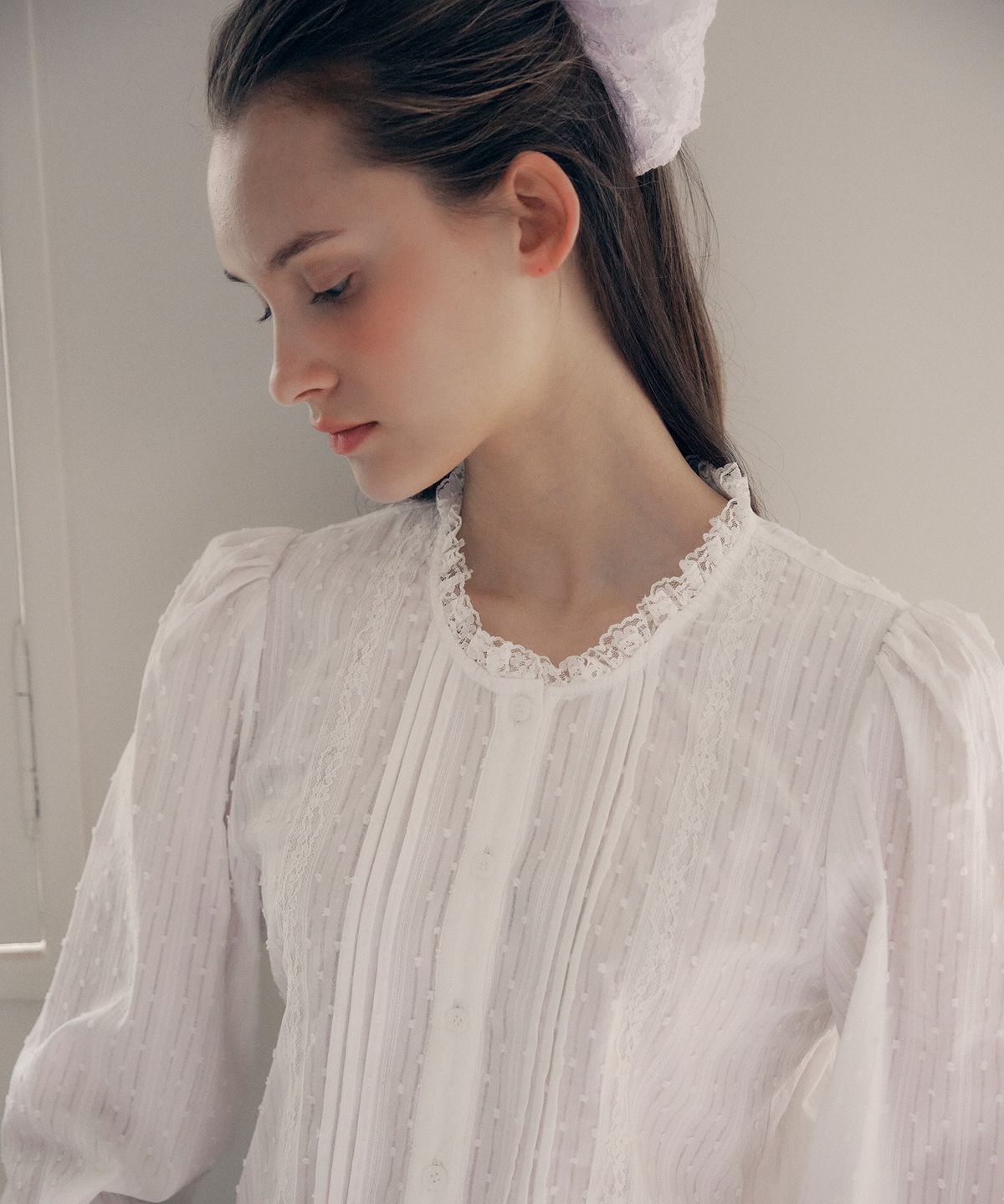로라로라(ROLAROLA) PEPLUM LACE BLOUSE WHITE