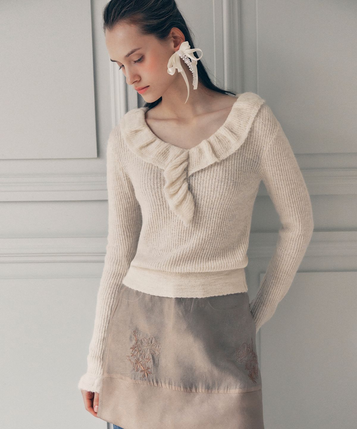 로라로라(ROLAROLA) FRILL COLLAR KNIT IVORY