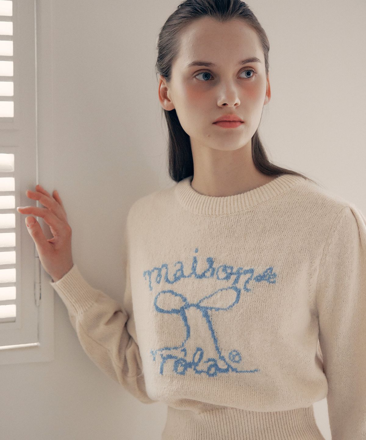 로라로라(ROLAROLA) ROLA RIBBON PUFF SLEEVE KNIT IVORY