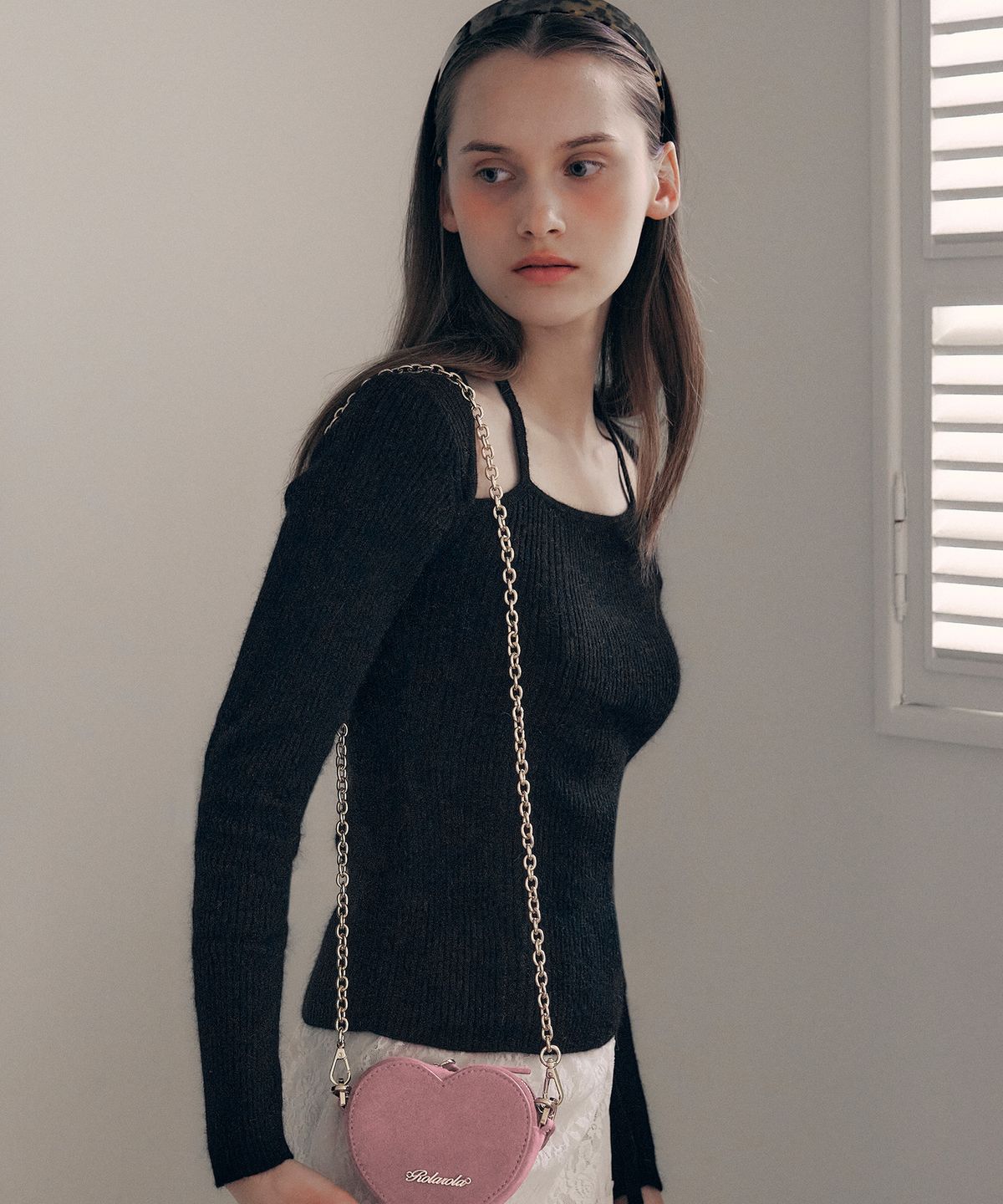 로라로라(ROLAROLA) ANGORA HALTERNECK KNIT BLACK