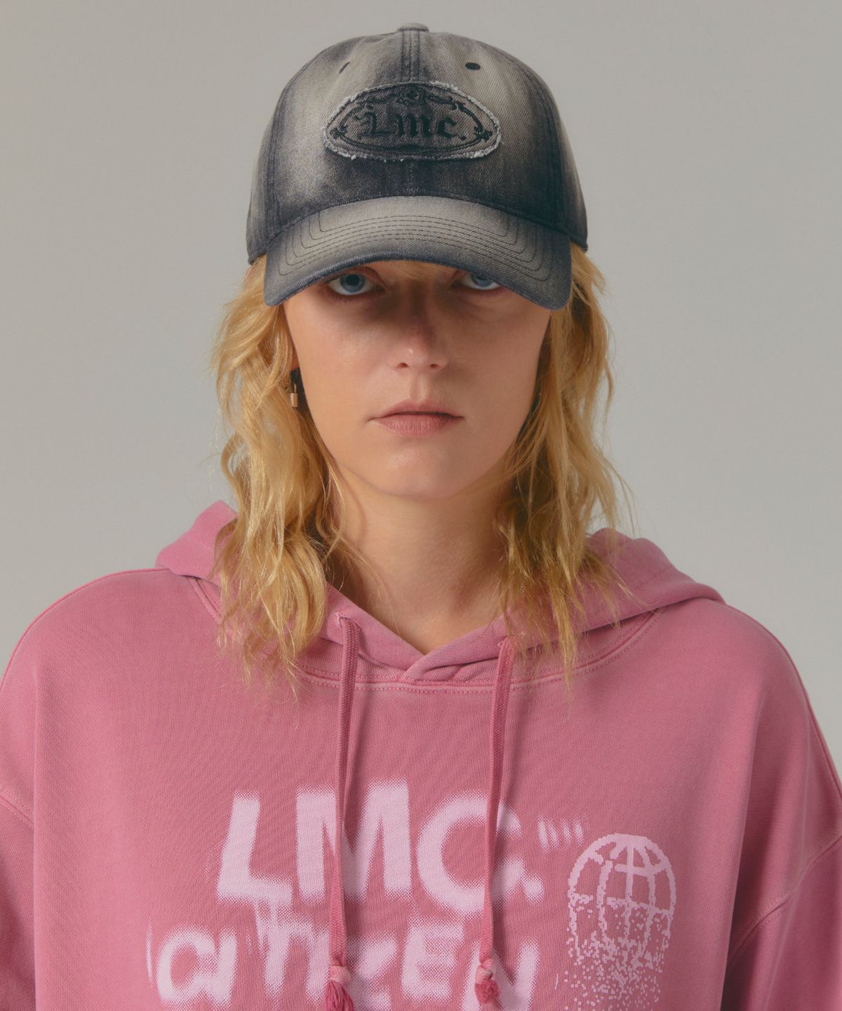 엘엠씨(LMC) WASHED DENIM GOTHIC OVAL 6PANEL CAP dark navy
