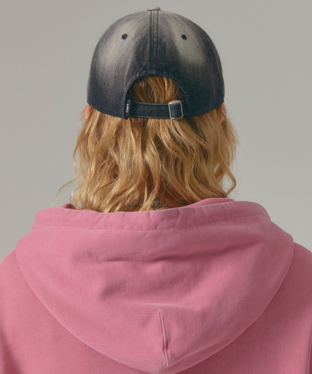 엘엠씨(LMC) WASHED DENIM GOTHIC OVAL 6PANEL CAP dark navy