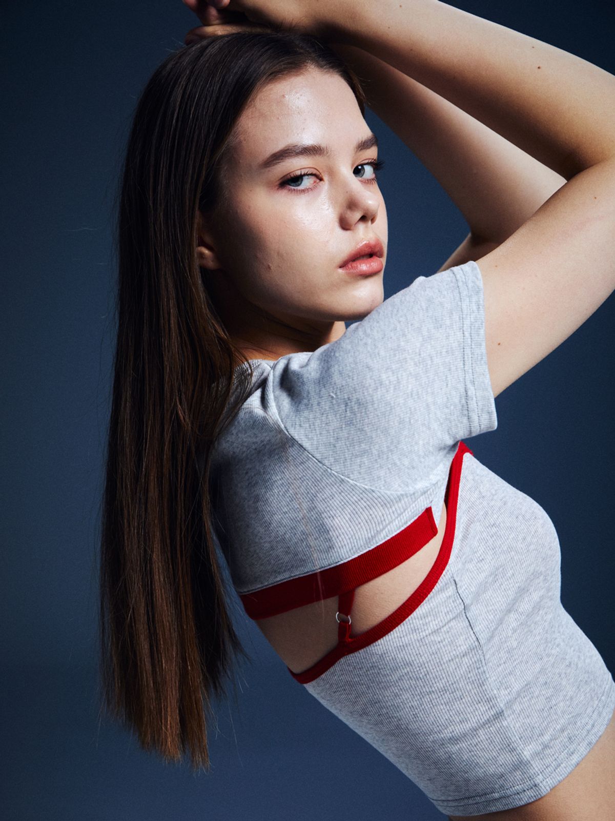 르네즈미아(RENNESMIA) 컬러 블로킹 레이어드 탑세트 _ 그레이/레드