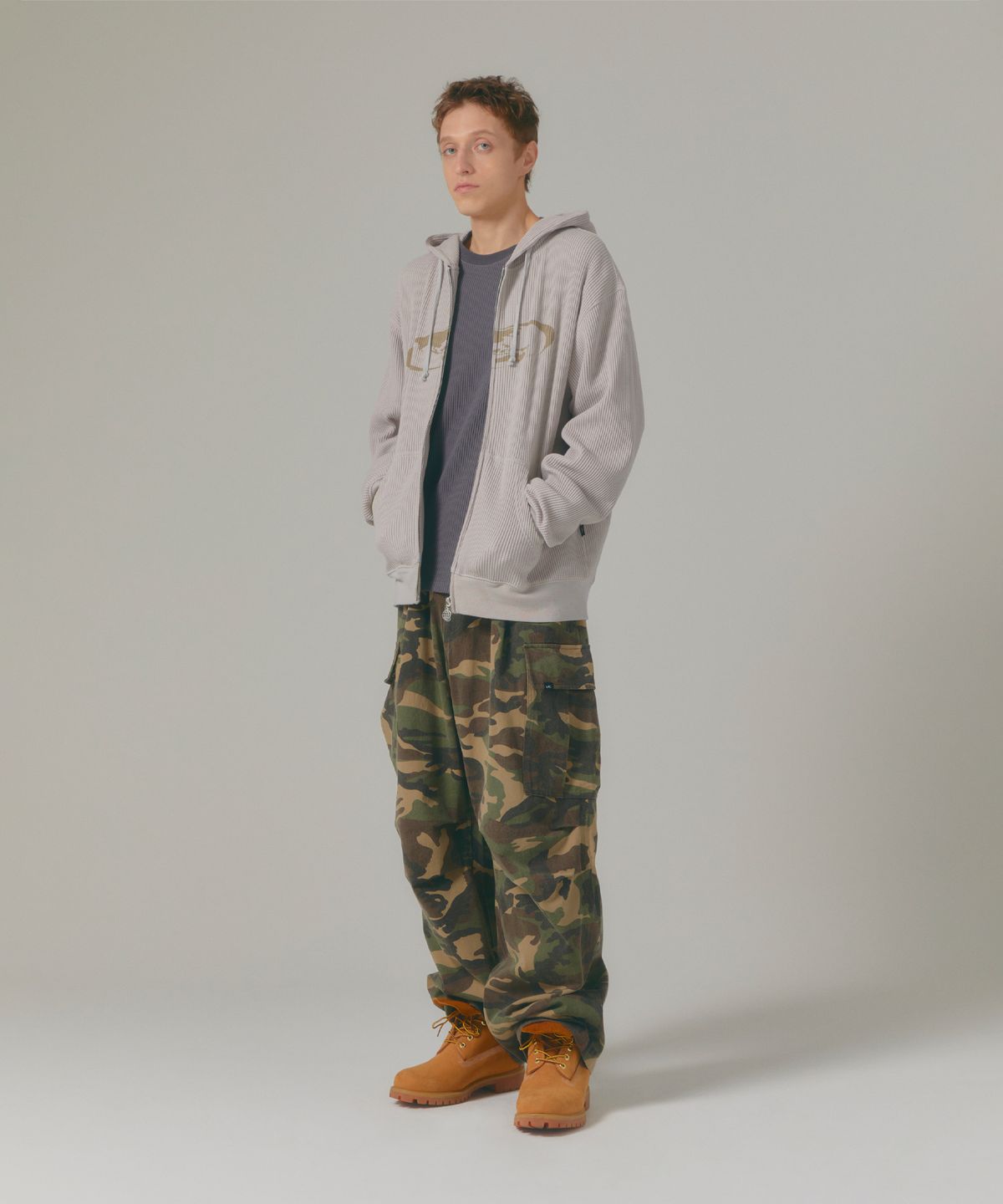 엘엠씨(LMC) OVAL GLOBE WAFFLE ZIP-UP HOODIE sand