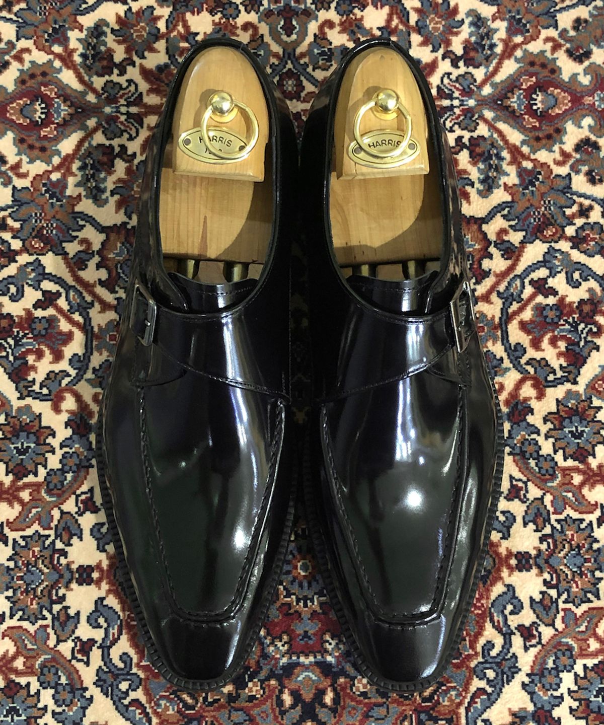 조앤슈(JOENSHOE) 놉 베이커 원몽크 블랙아도방