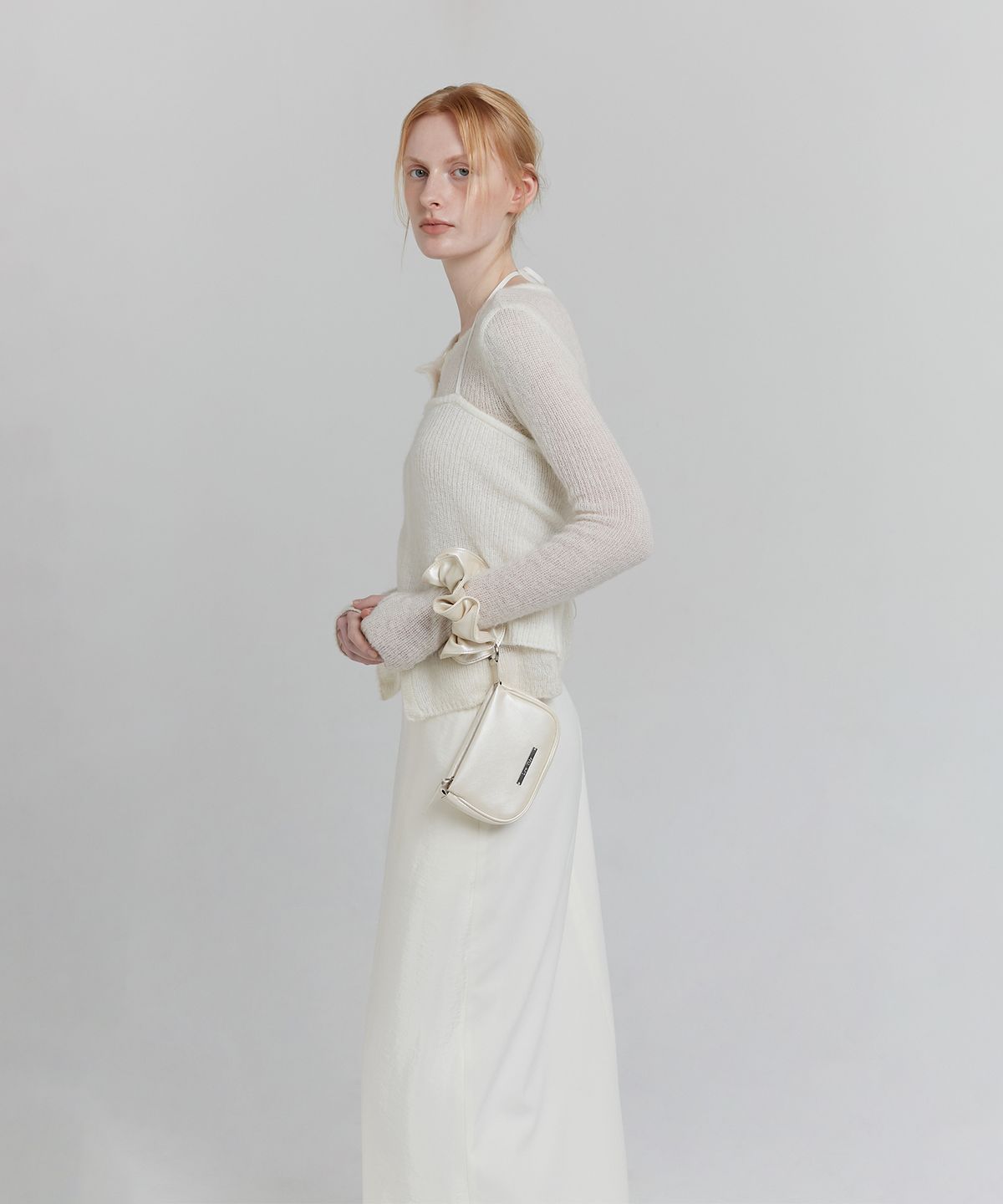 로우타이드(LOW TIDE) SCRUNCHIE MINI BAG [IVORY]