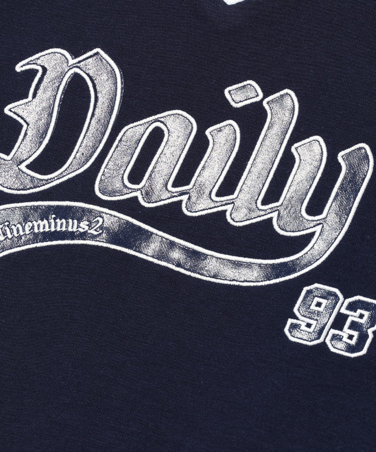 디스트나인(DISTN9NE) 브이넥 데일리 맨투맨 DARK NAVY (LO3TF625-067)