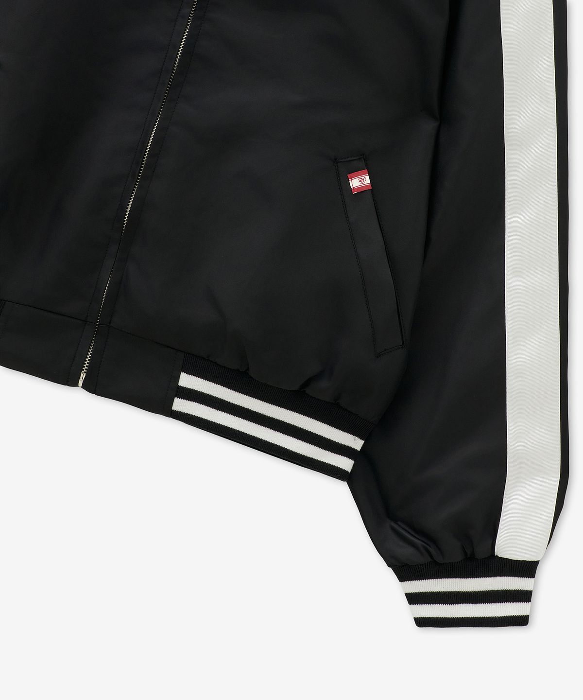 미나수(MENASOO) Menasoo Hearttrack Nylon Baseball Jumper_Black