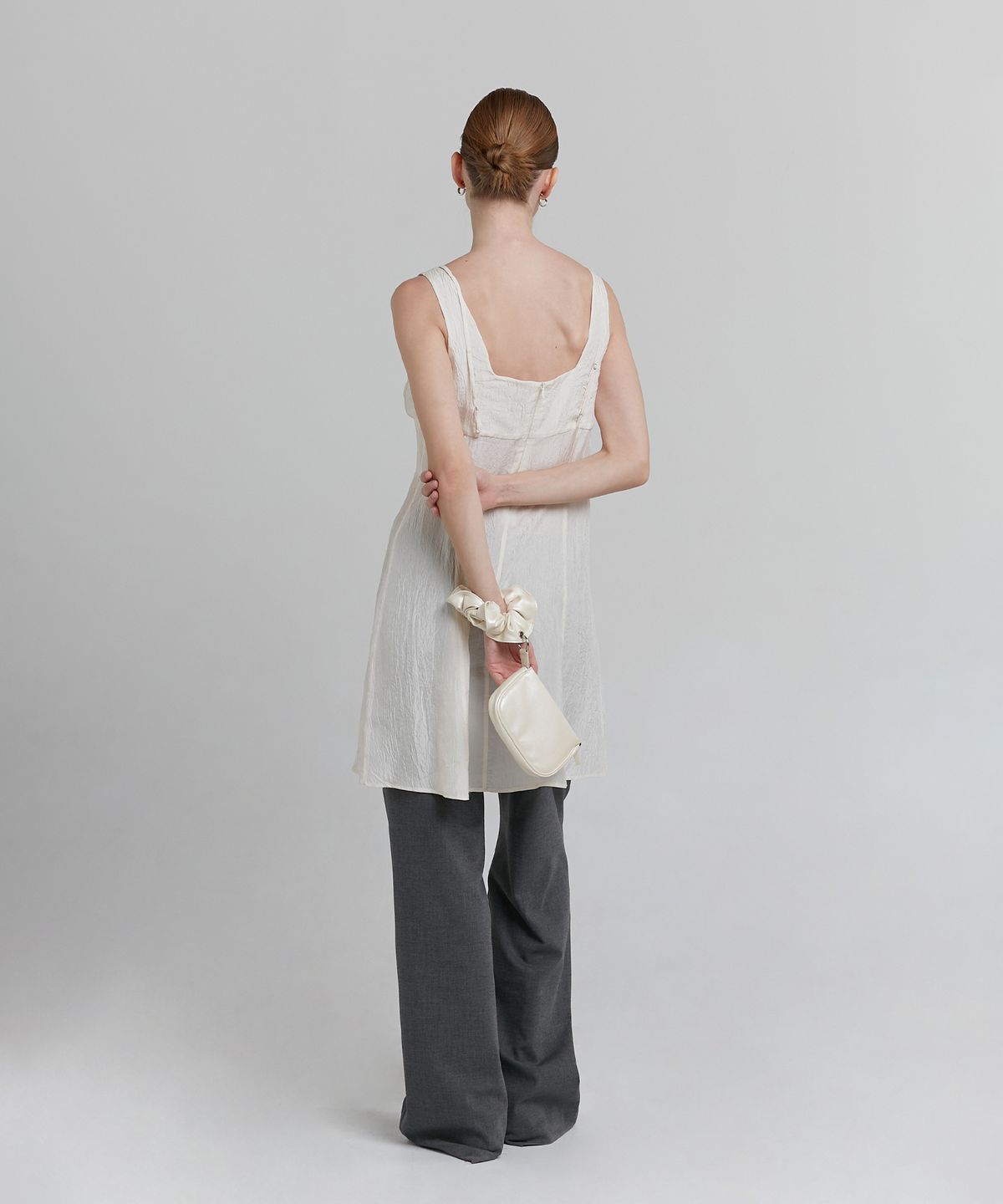 로우타이드(LOW TIDE) WRINKLE SLEEVELESS DRESS [IVORY]