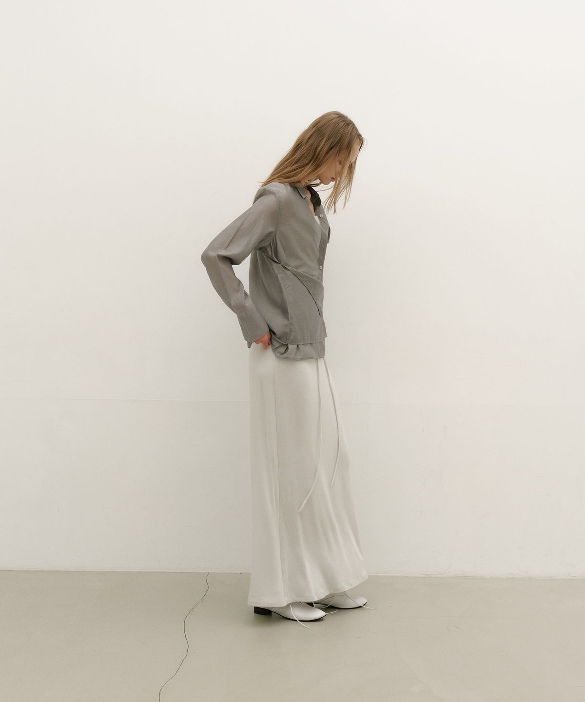로우타이드(LOW TIDE) SILKY BUTTON WRAP SHIRT [GREY]